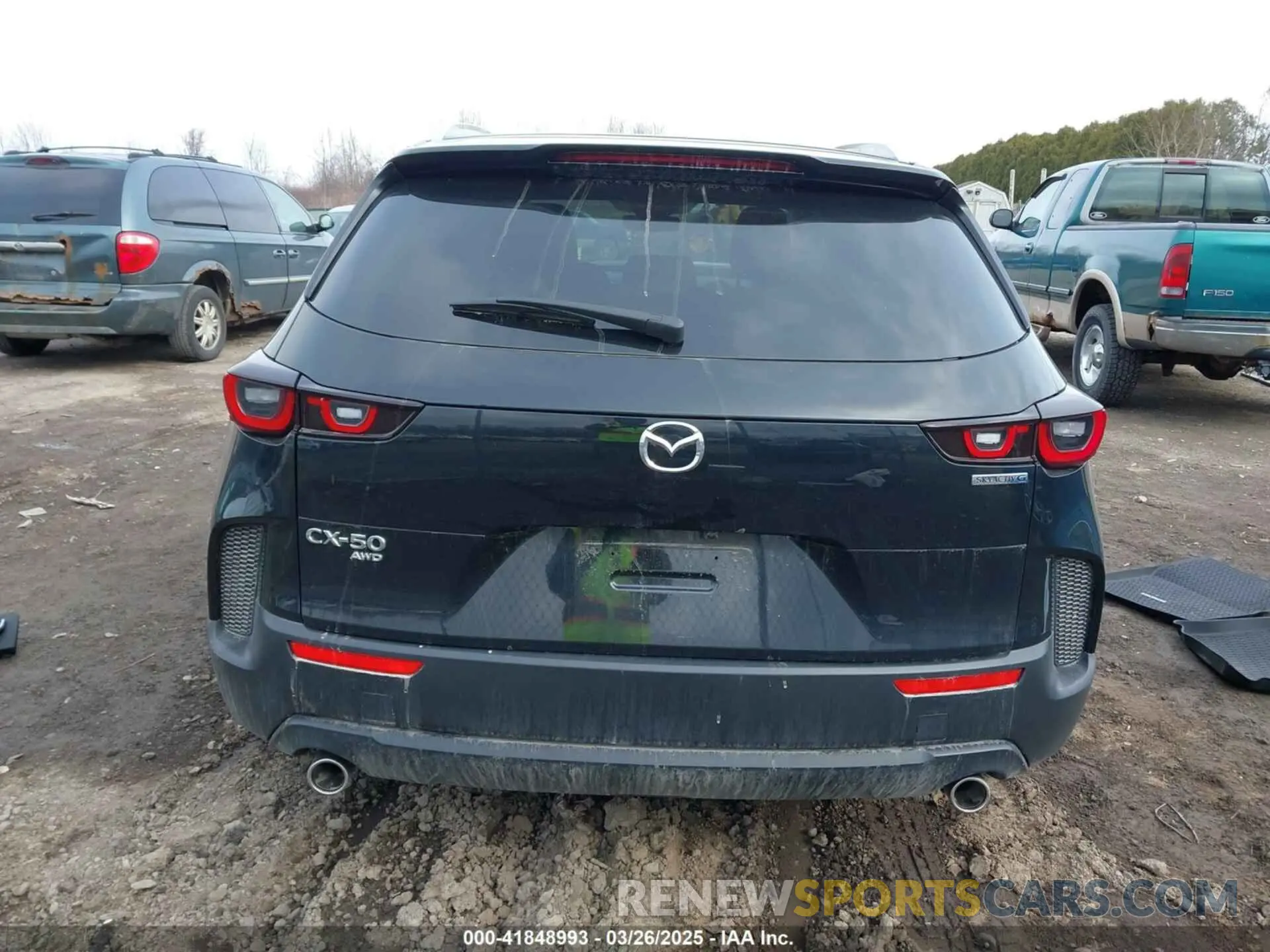 17 fotografías del automóvil dañado 7MMVABBM0RN244794 MAZDA CX-50 2024