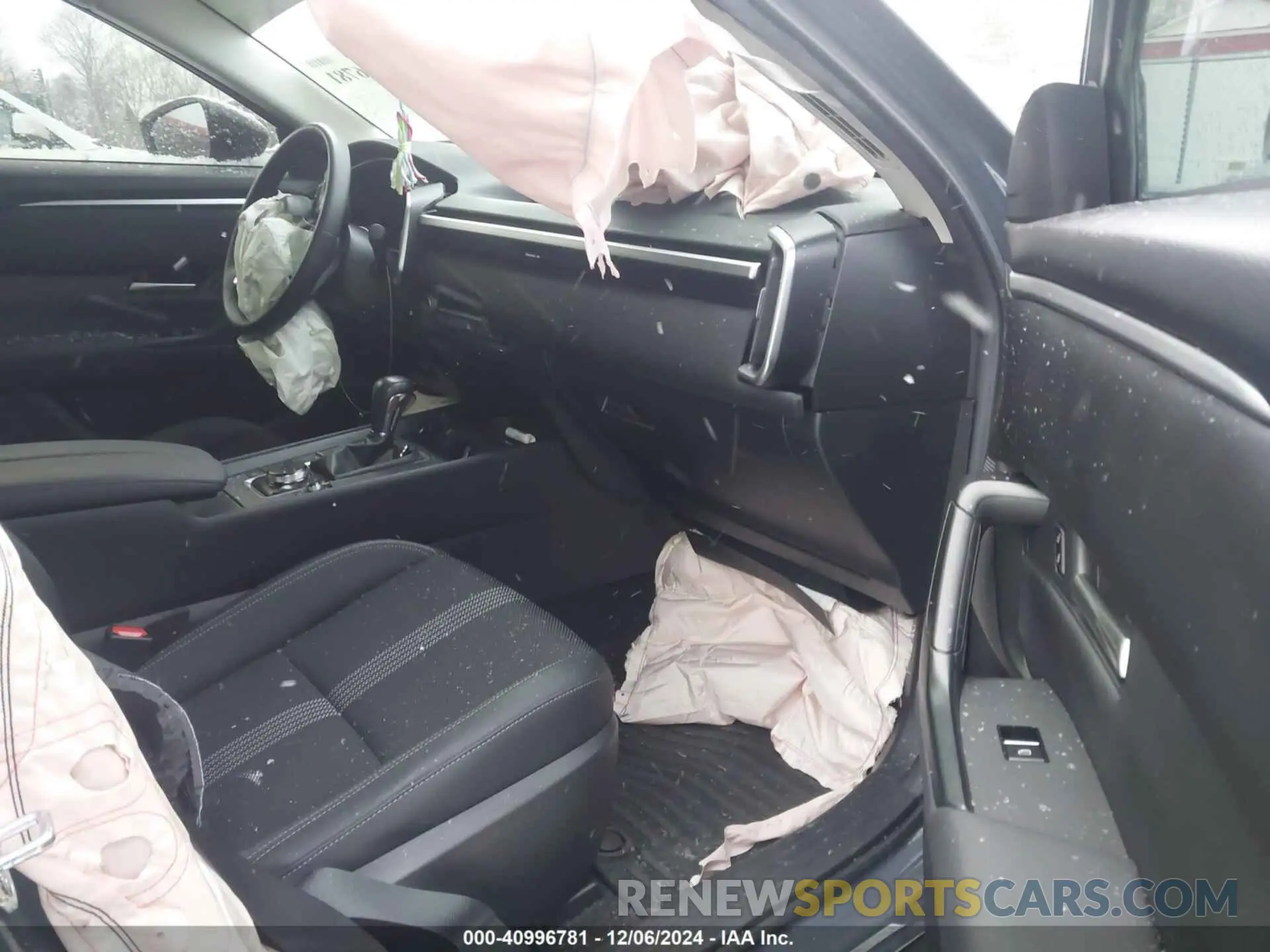 5 fotografías del automóvil dañado 7MMVABBM1RN183178 MAZDA CX-50 2024