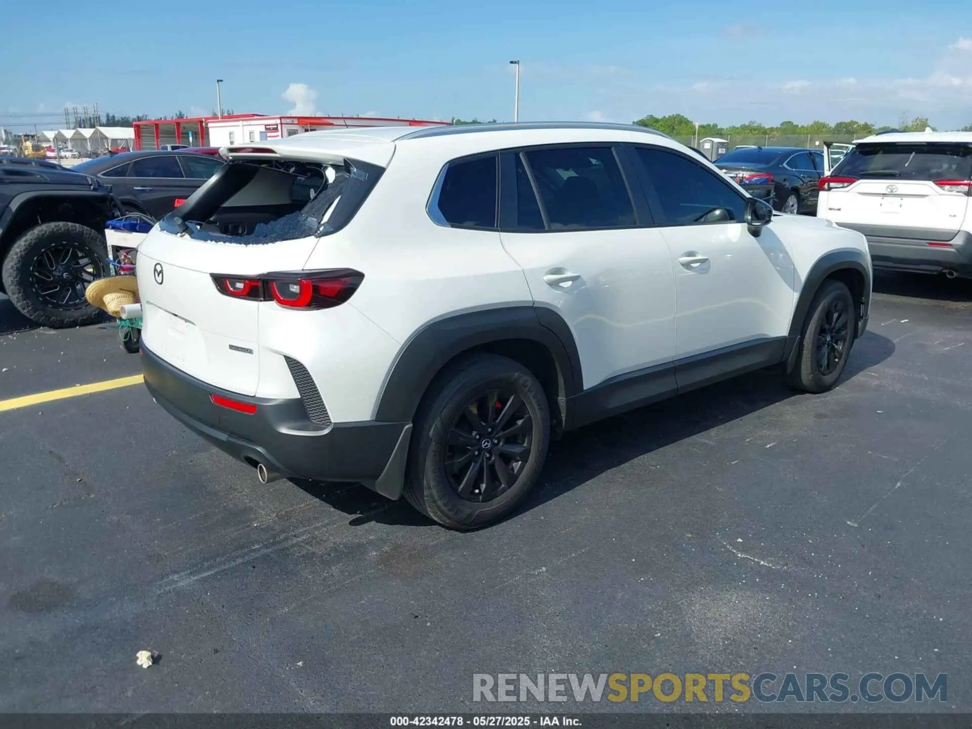 4 fotografías del automóvil dañado 7MMVABBM2RN199504 MAZDA CX-50 2024