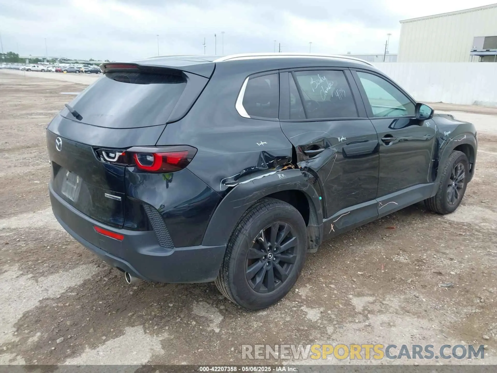 4 fotografías del automóvil dañado 7MMVABBM8RN175773 MAZDA CX-50 2024