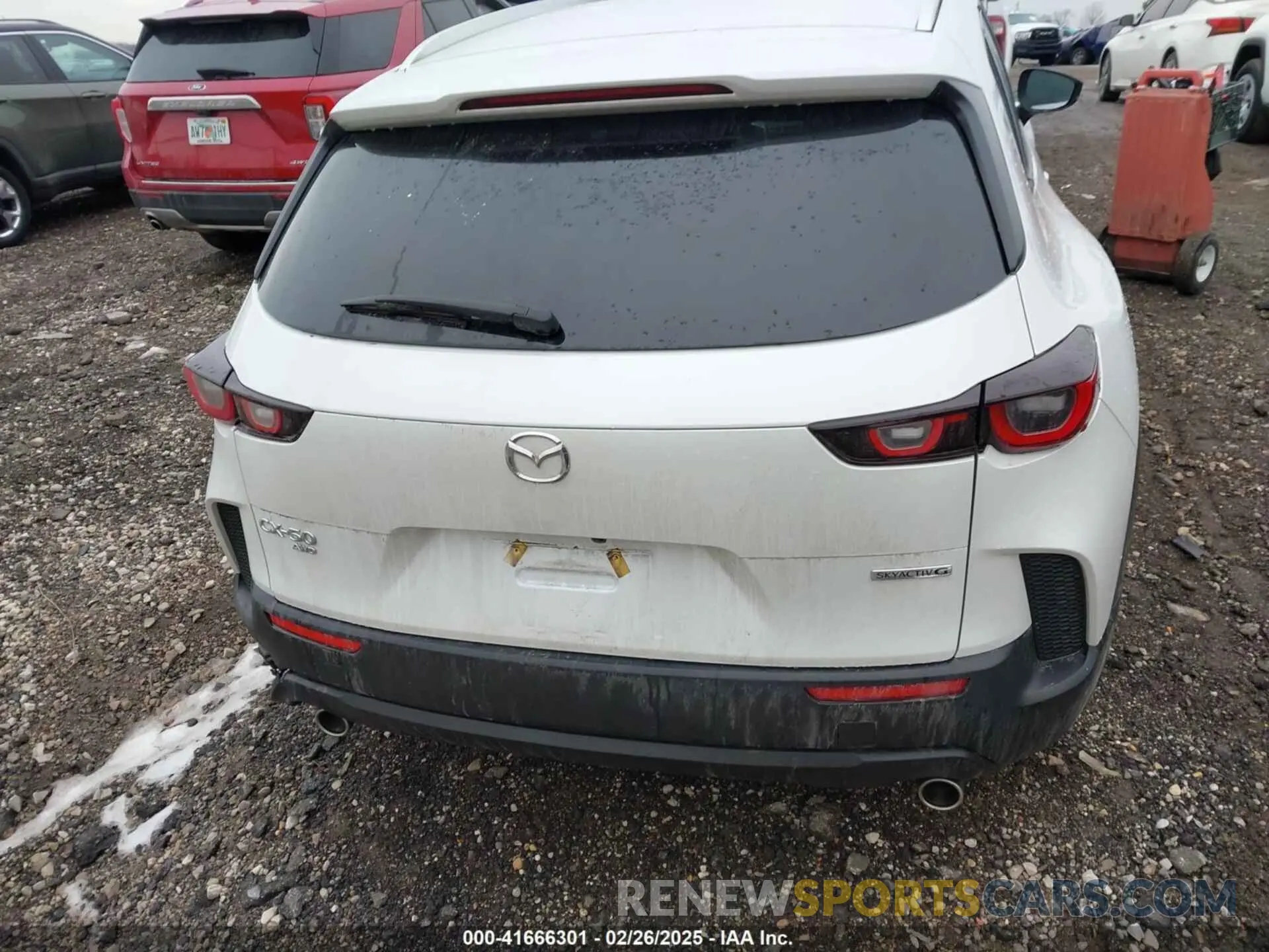 16 fotografías del automóvil dañado 7MMVABBM8RN181296 MAZDA CX-50 2024