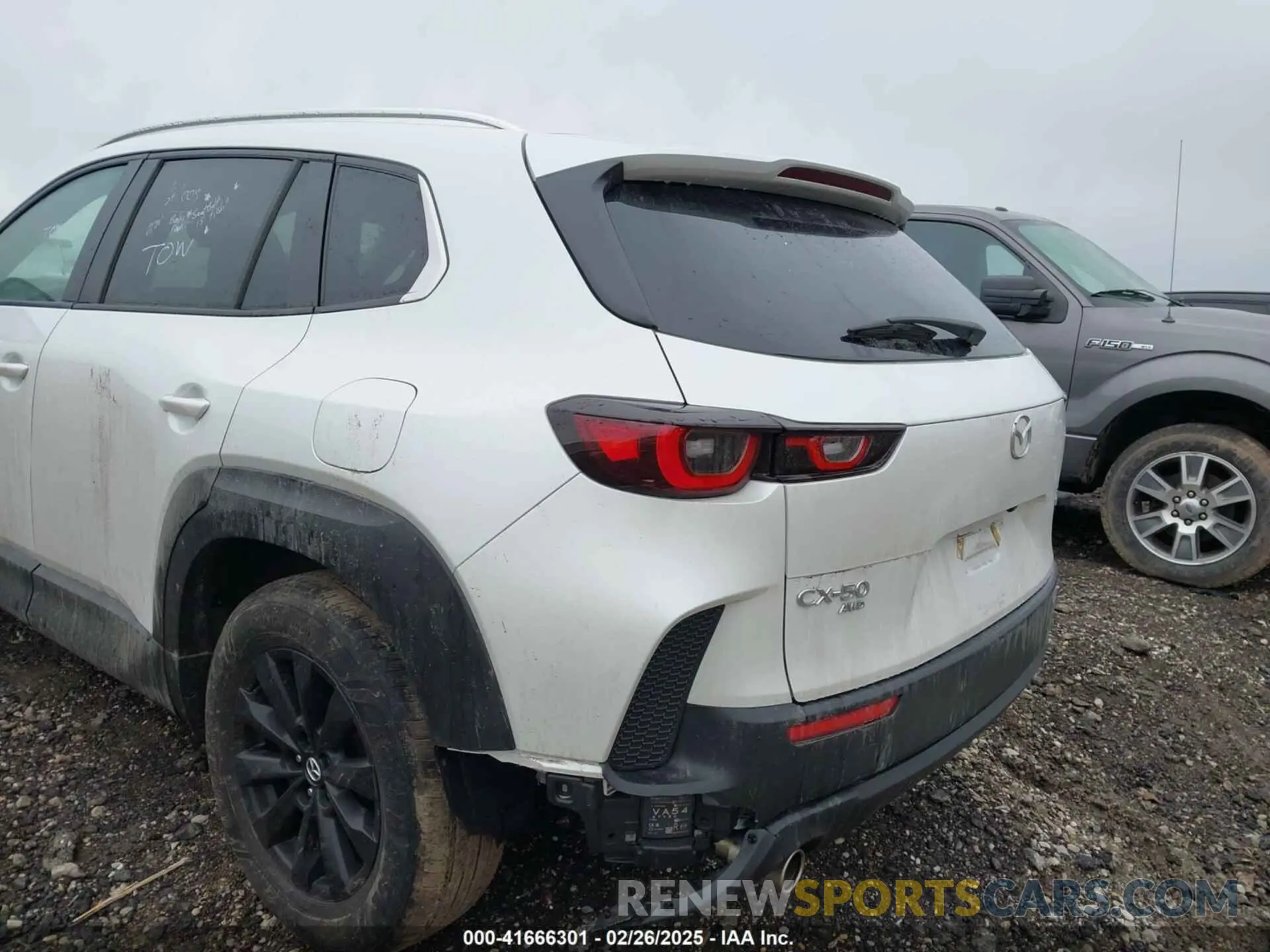 3 fotografías del automóvil dañado 7MMVABBM8RN181296 MAZDA CX-50 2024
