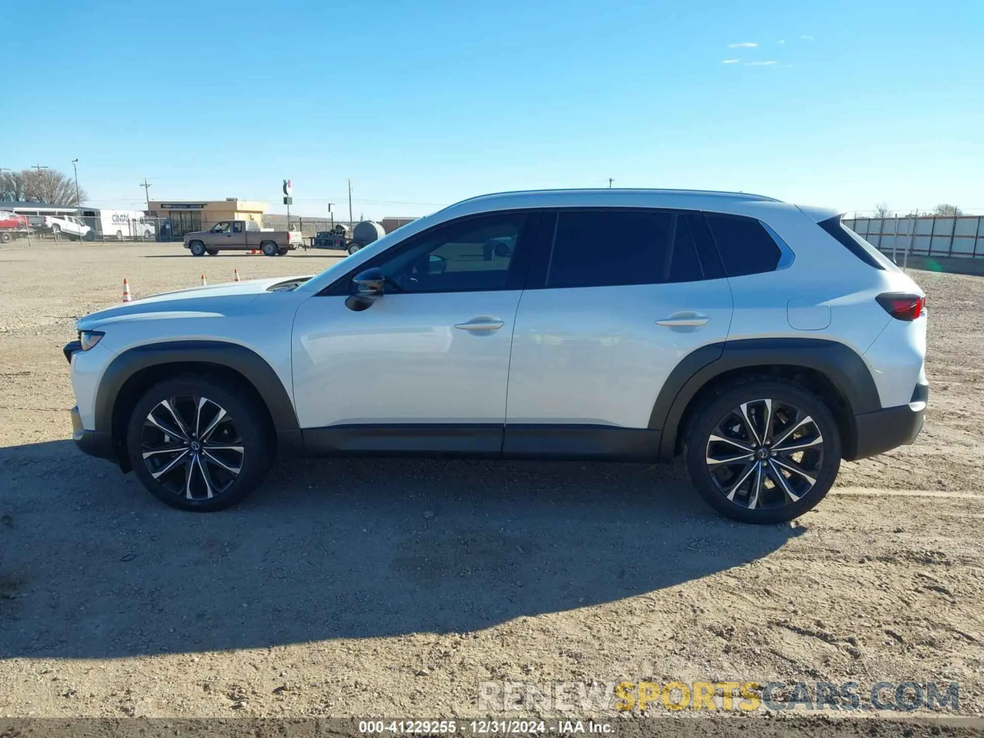 14 fotografías del automóvil dañado 7MMVABDY0RN186511 MAZDA CX-50 2024