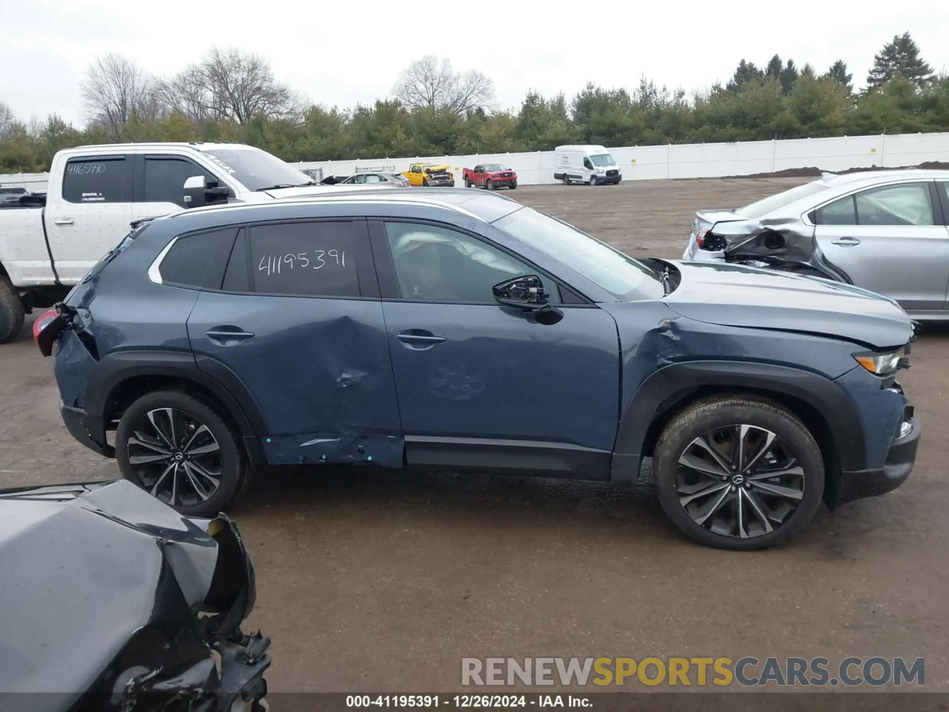 13 fotografías del automóvil dañado 7MMVABDY8RN234014 MAZDA CX-50 2024