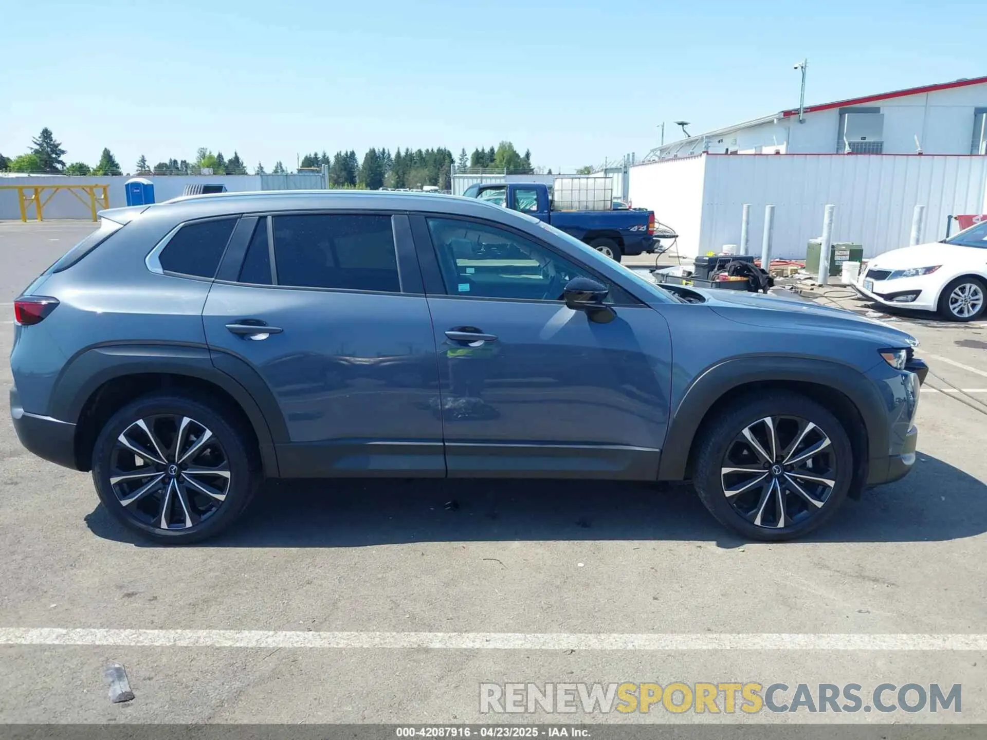 13 fotografías del automóvil dañado 7MMVABXY1RN202565 MAZDA CX-50 2024
