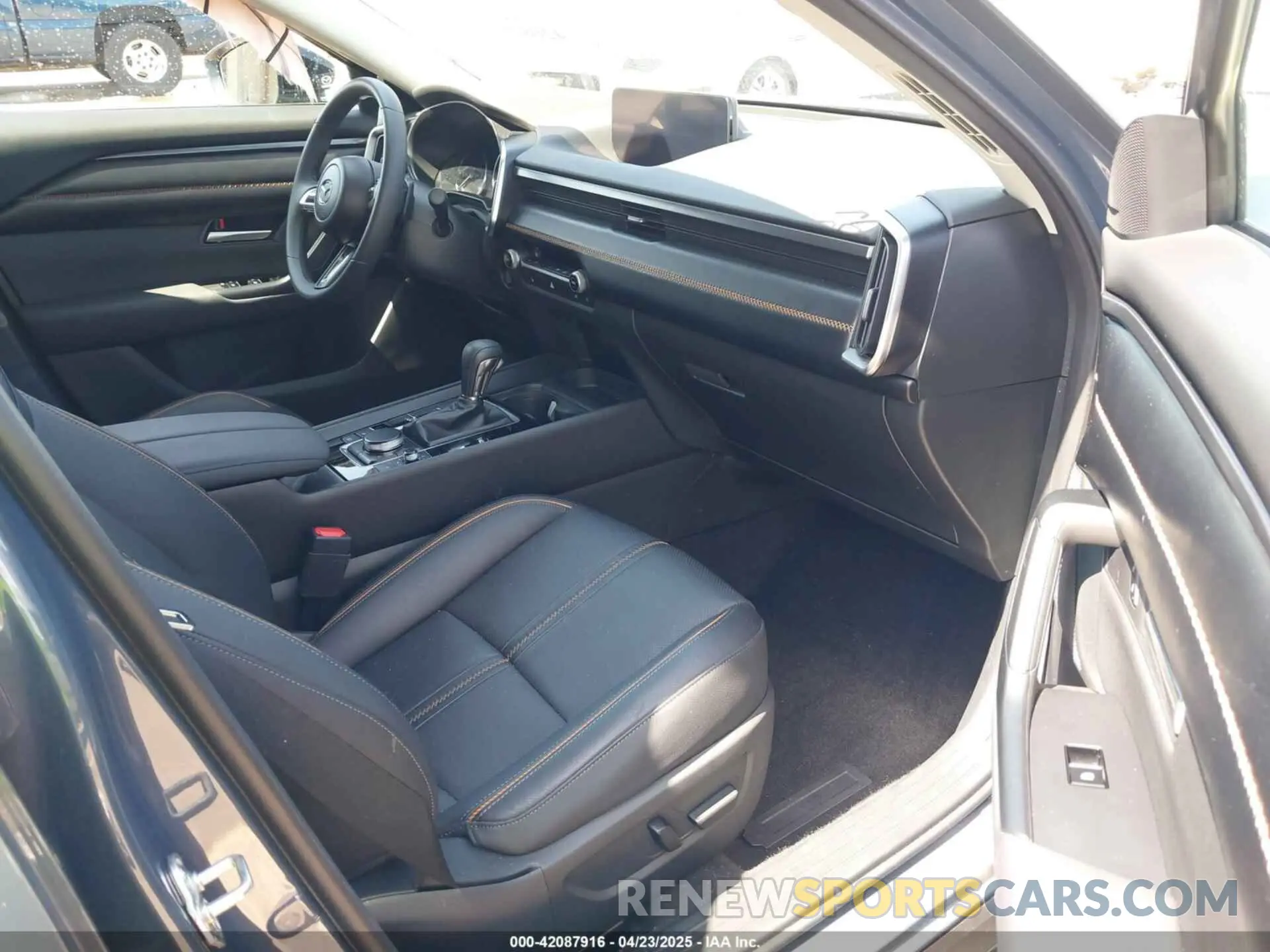 5 fotografías del automóvil dañado 7MMVABXY1RN202565 MAZDA CX-50 2024