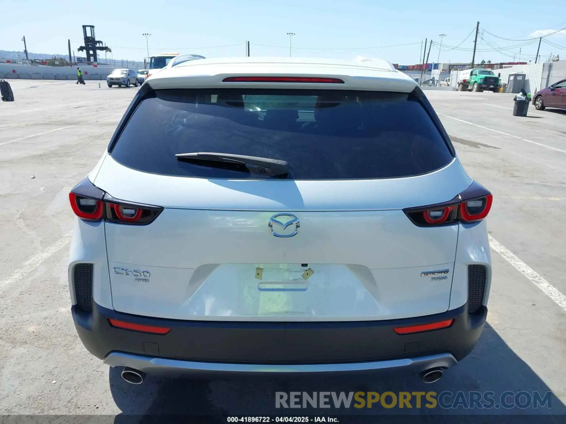 16 fotografías del automóvil dañado 7MMVABXY5RN205758 MAZDA CX-50 2024