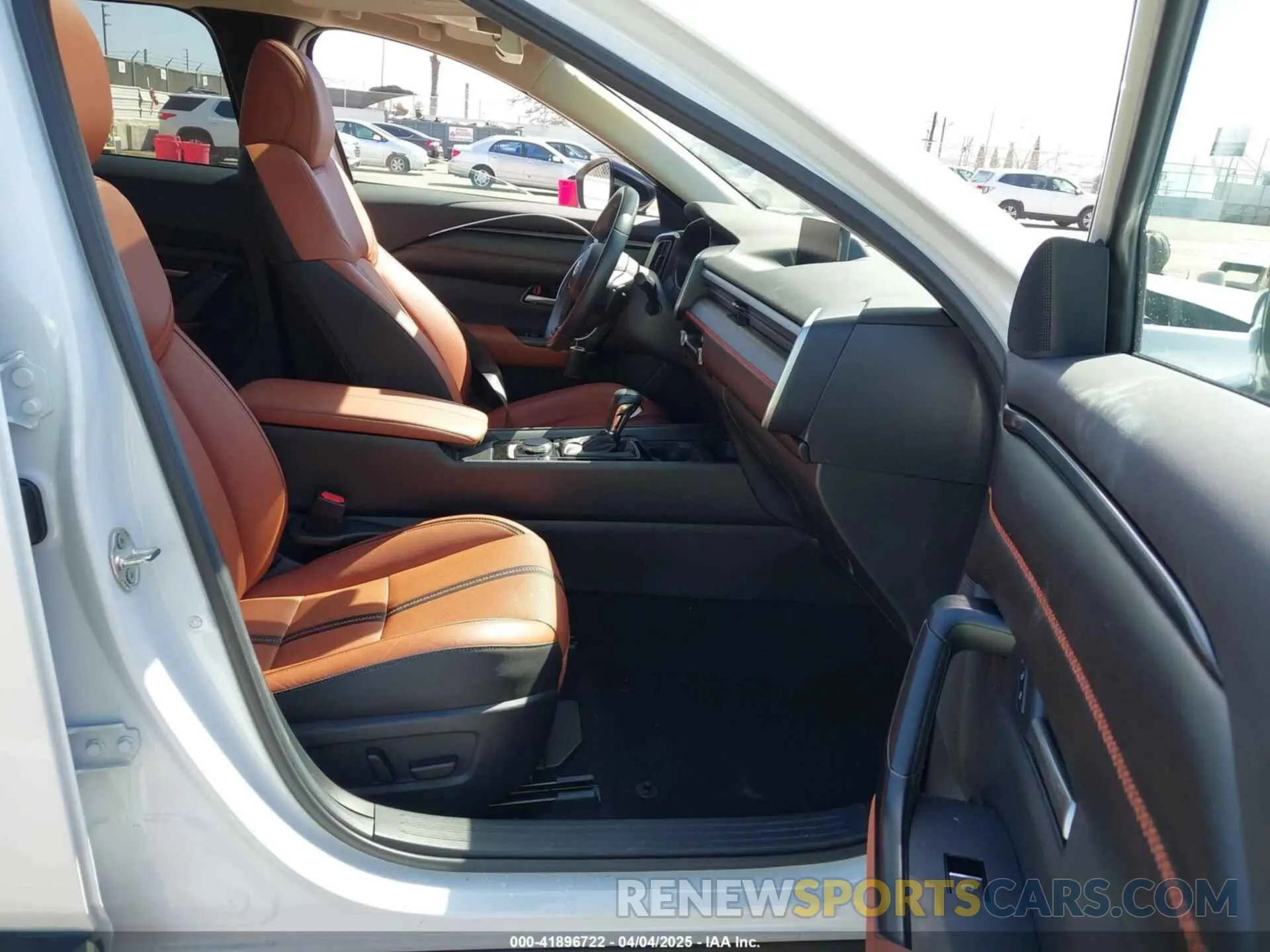 5 fotografías del automóvil dañado 7MMVABXY5RN205758 MAZDA CX-50 2024