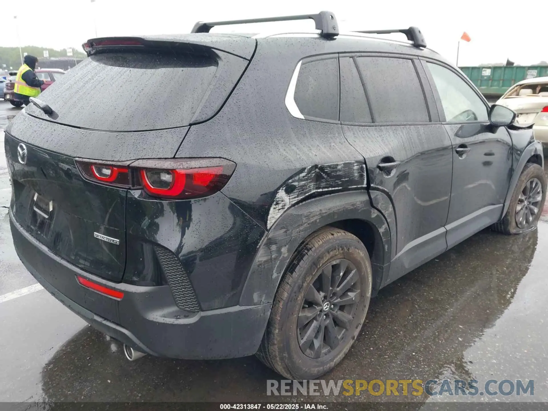 4 fotografías del automóvil dañado 7MMVABBM6SN311548 MAZDA CX-50 2025