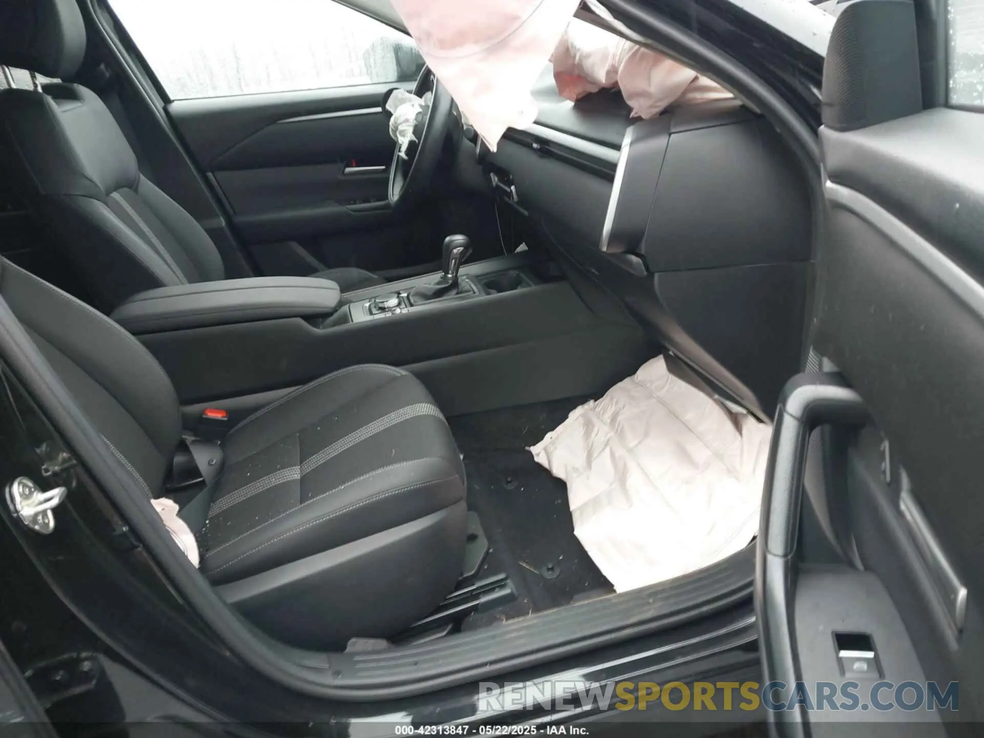 5 fotografías del automóvil dañado 7MMVABBM6SN311548 MAZDA CX-50 2025