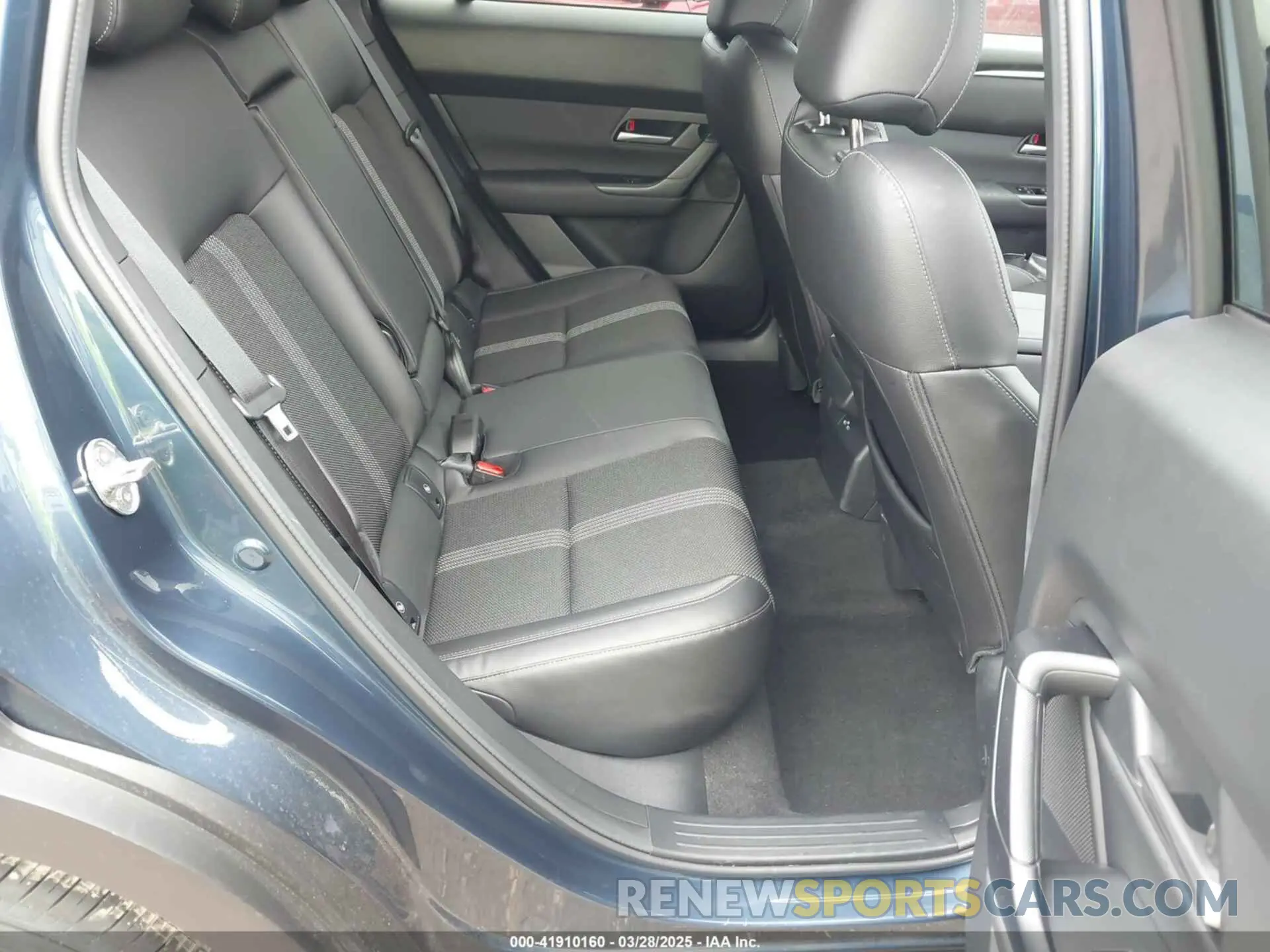 8 fotografías del automóvil dañado 7MMVABBM6SN331993 MAZDA CX-50 2025