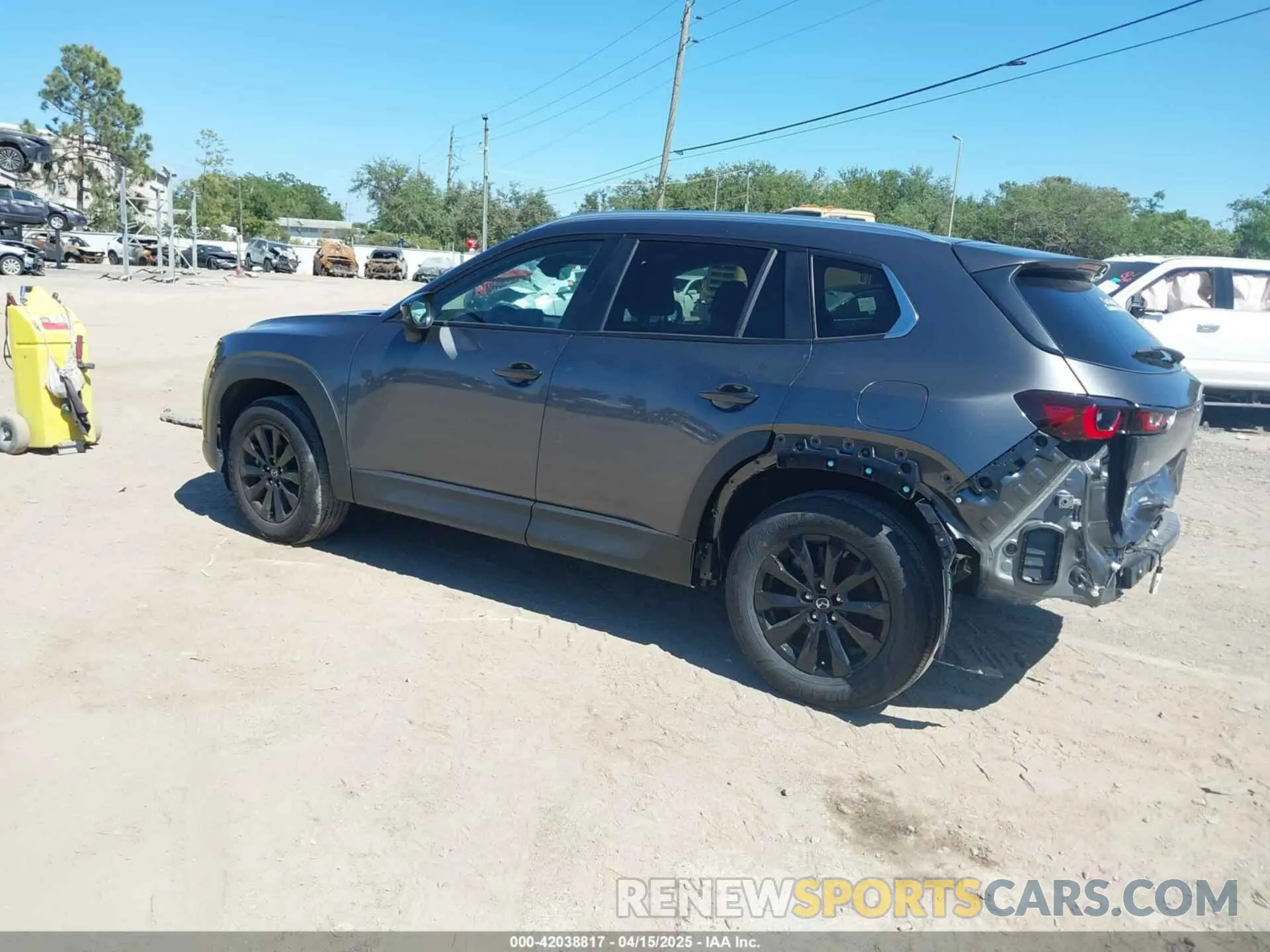 3 fotografías del automóvil dañado 7MMVABBM7SN320727 MAZDA CX-50 2025