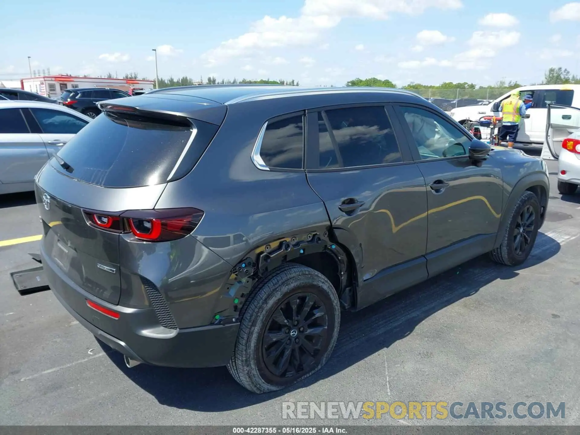 4 fotografías del automóvil dañado 7MMVABBM9SN316758 MAZDA CX-50 2025