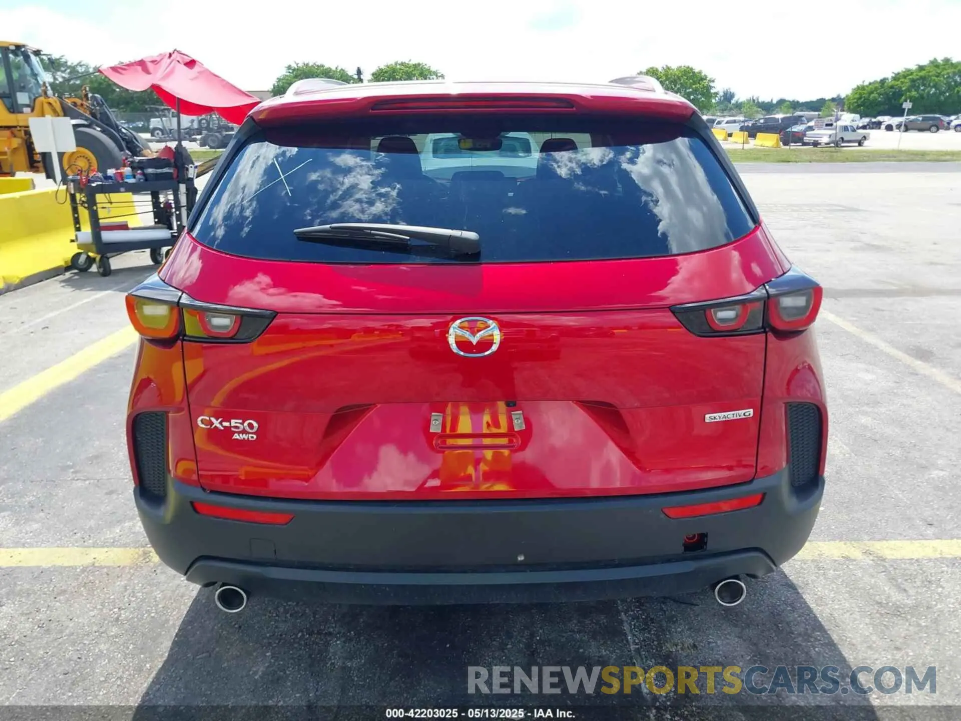 16 fotografías del automóvil dañado 7MMVABBM9SN332278 MAZDA CX-50 2025