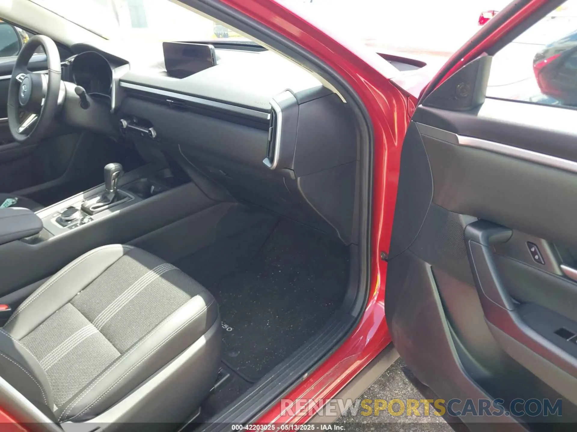 5 fotografías del automóvil dañado 7MMVABBM9SN332278 MAZDA CX-50 2025