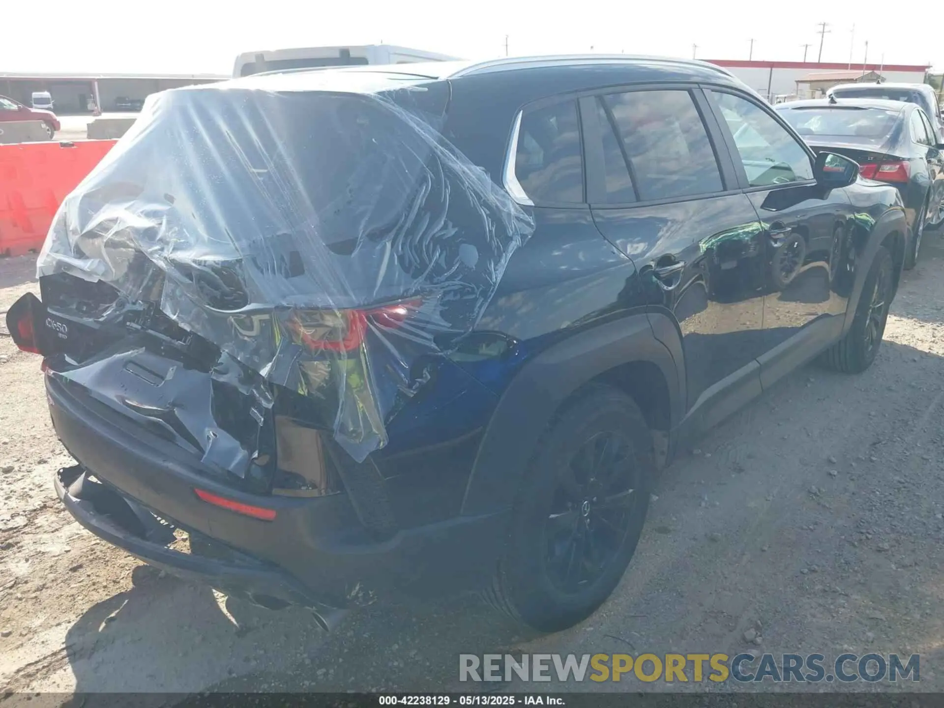 4 fotografías del automóvil dañado 7MMVABBMXSN337974 MAZDA CX-50 2025