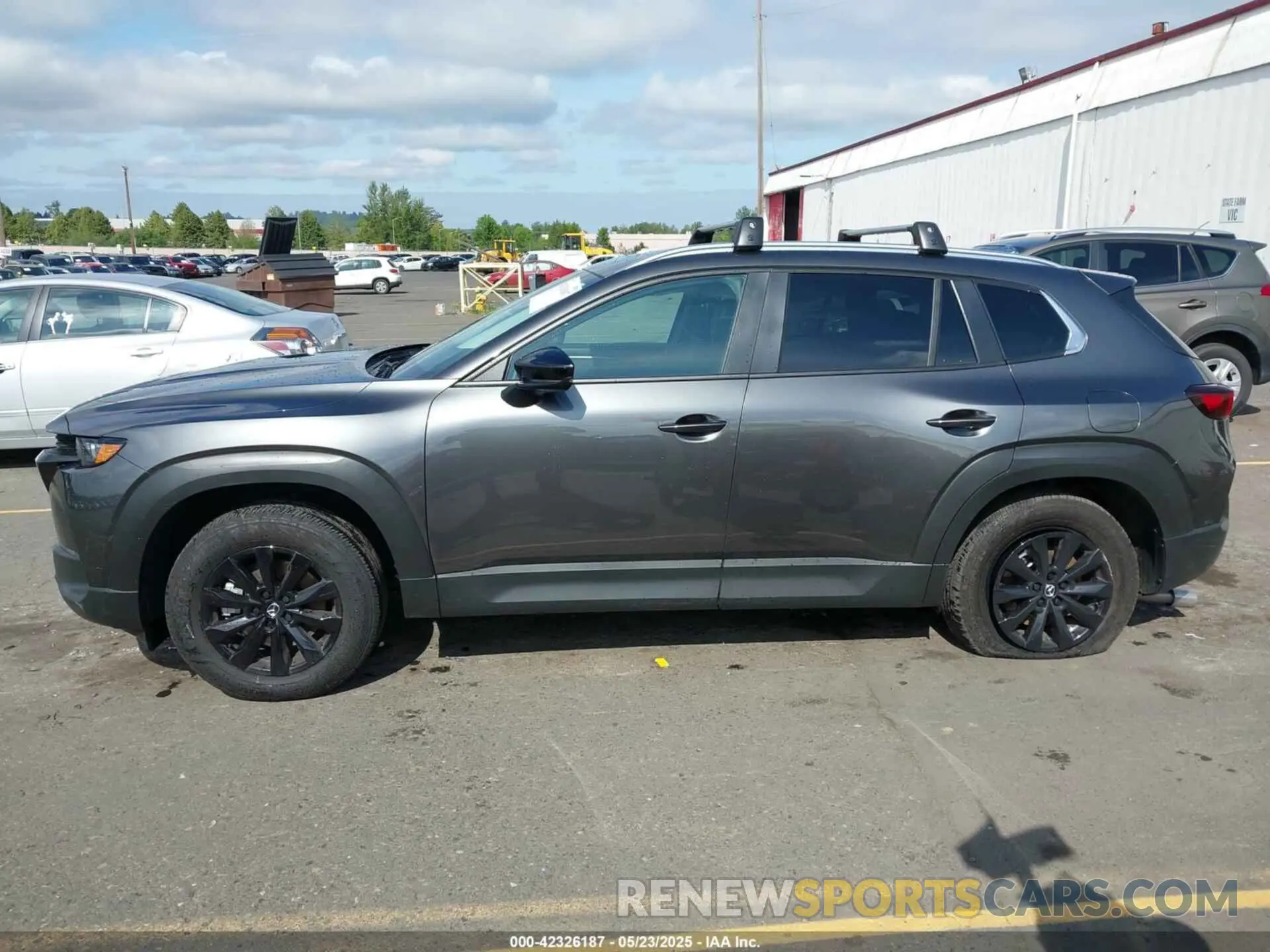 15 fotografías del automóvil dañado 7MMVABDM3SN313271 MAZDA CX-50 2025