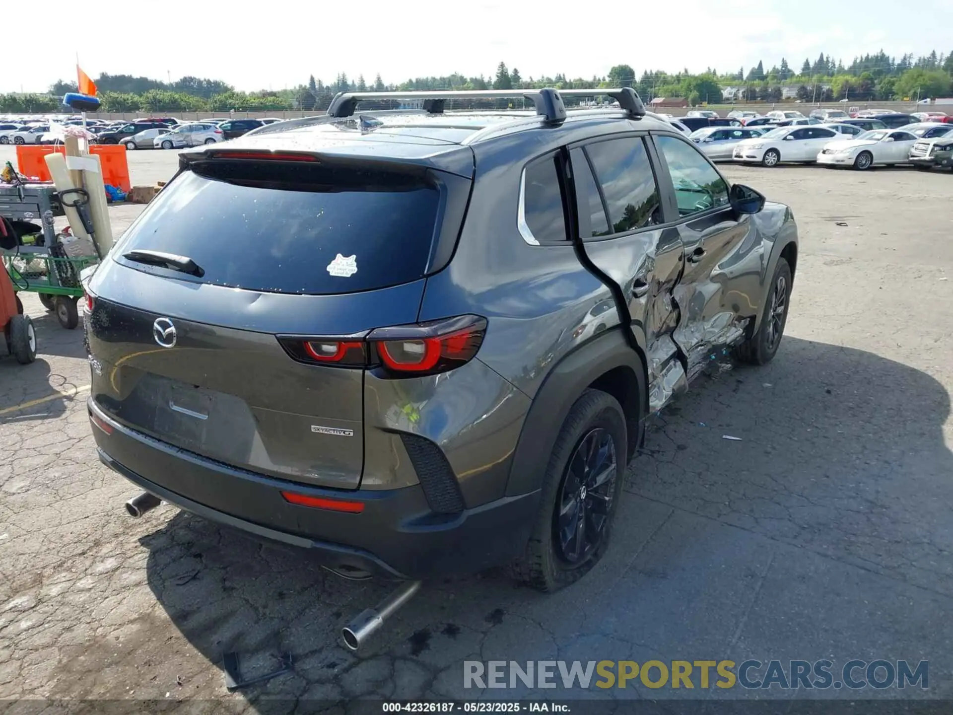 4 fotografías del automóvil dañado 7MMVABDM3SN313271 MAZDA CX-50 2025