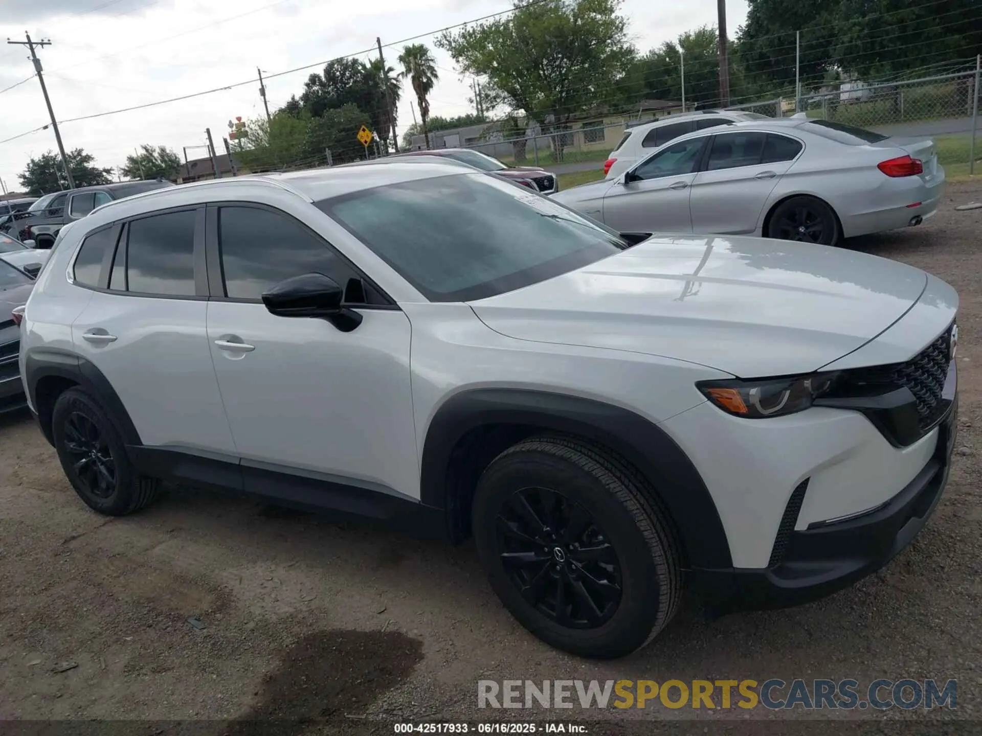 13 fotografías del automóvil dañado 7MMVABDM6SN306573 MAZDA CX-50 2025