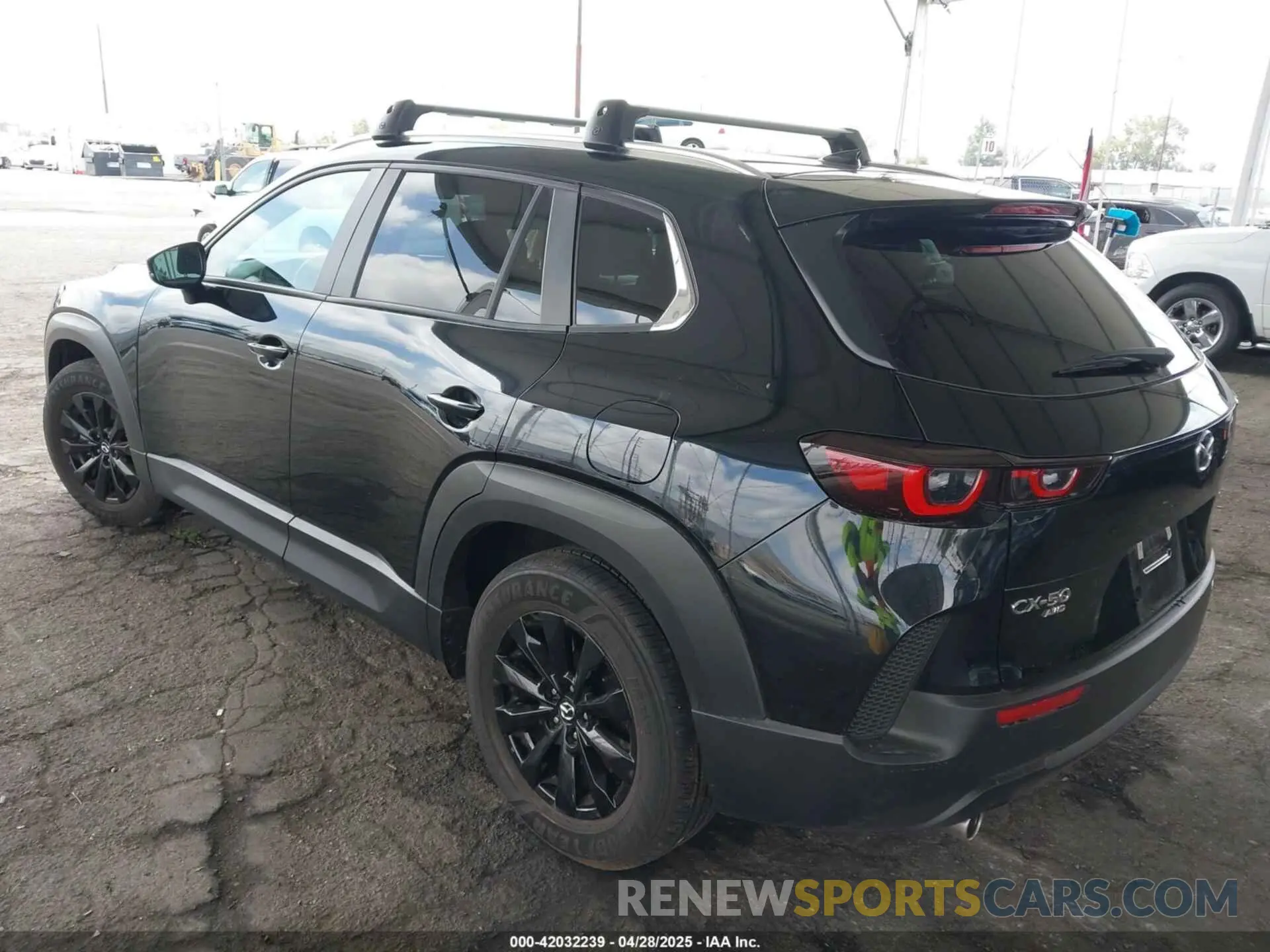 3 fotografías del automóvil dañado 7MMVABDM7SN316027 MAZDA CX-50 2025