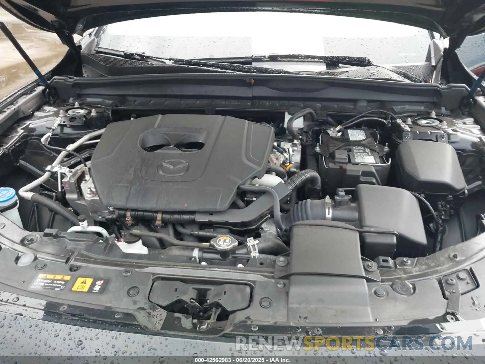 10 fotografías del automóvil dañado 7MMVABDM7SN335760 MAZDA CX-50 2025