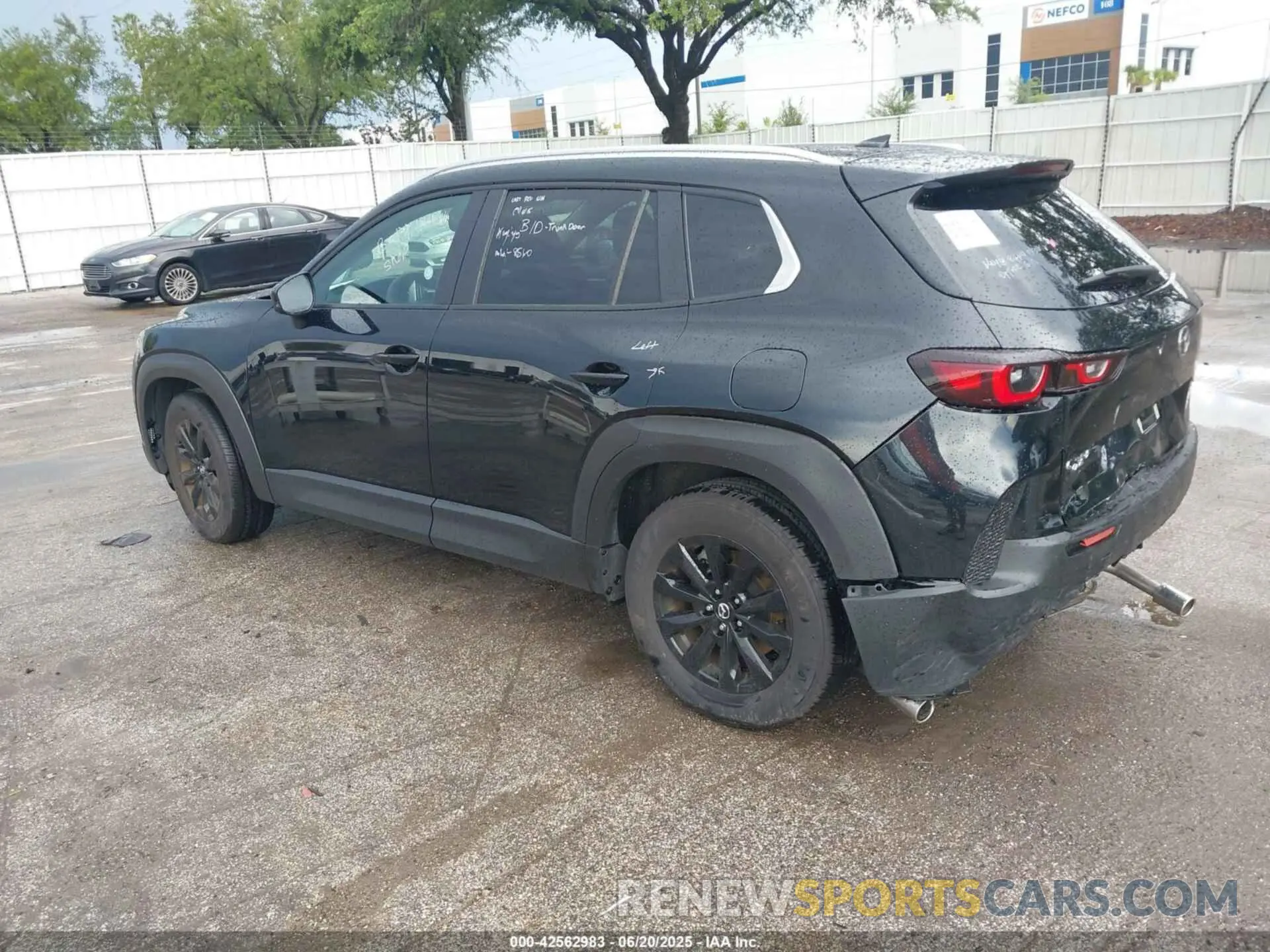 3 fotografías del automóvil dañado 7MMVABDM7SN335760 MAZDA CX-50 2025