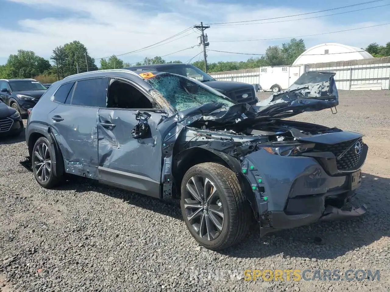 4 fotografías del automóvil dañado 7MMVABEM1SN319228 MAZDA CX-50 2025