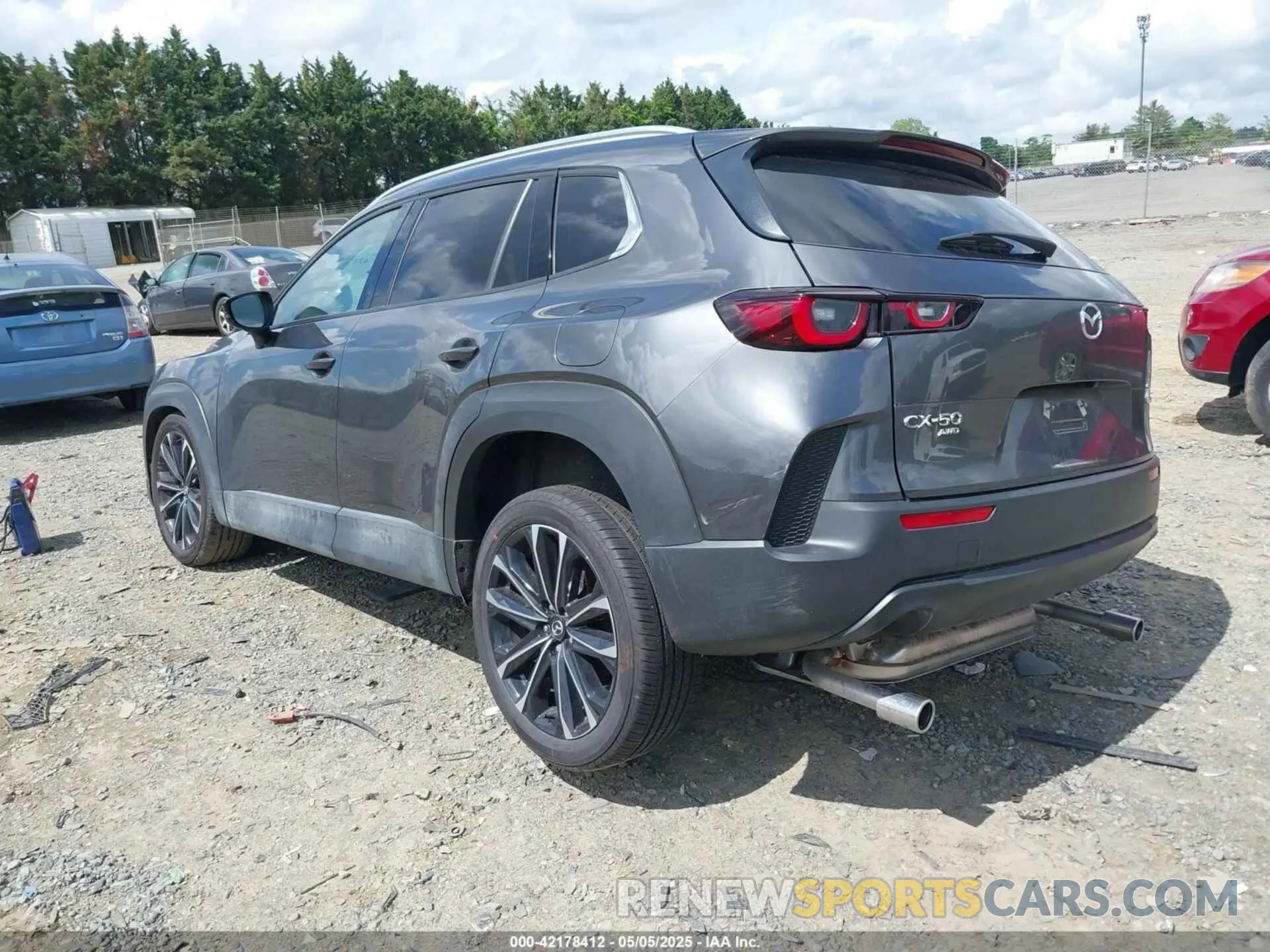 3 fotografías del automóvil dañado 7MMVABEM5SN318292 MAZDA CX-50 2025