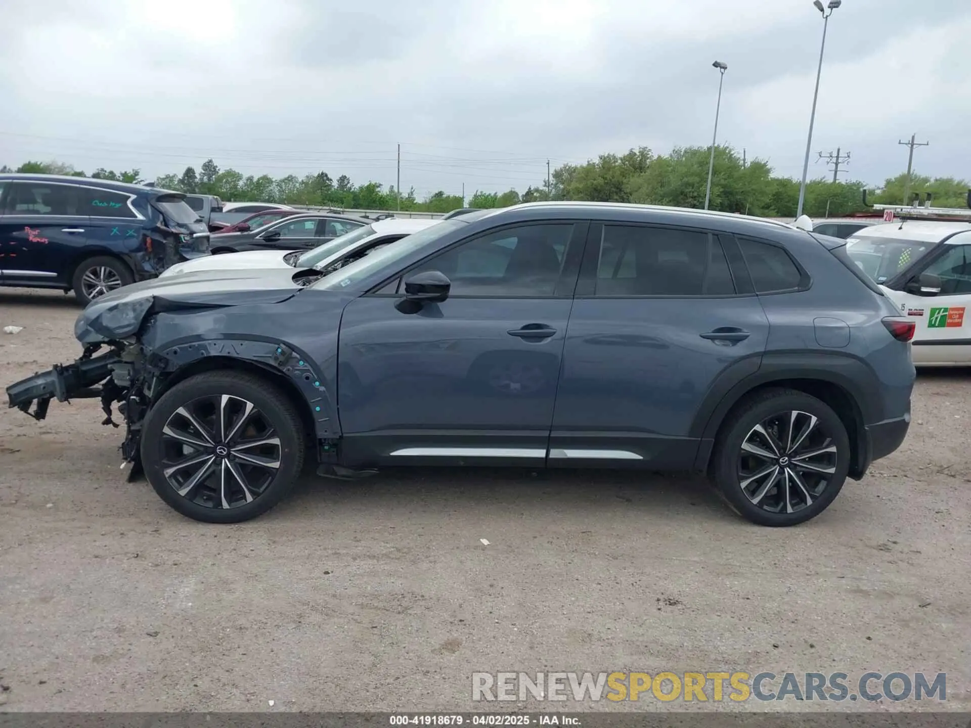 15 fotografías del automóvil dañado 7MMVABEY2SN311917 MAZDA CX-50 2025