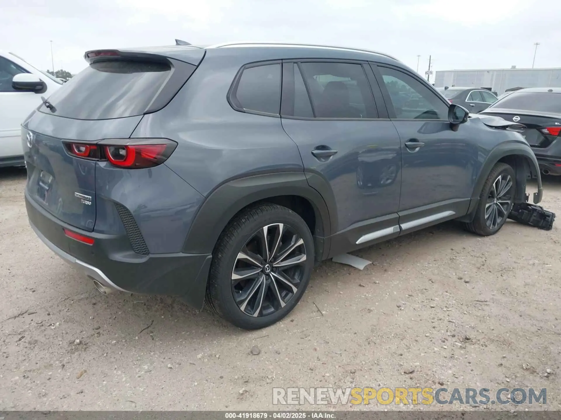 4 fotografías del automóvil dañado 7MMVABEY2SN311917 MAZDA CX-50 2025