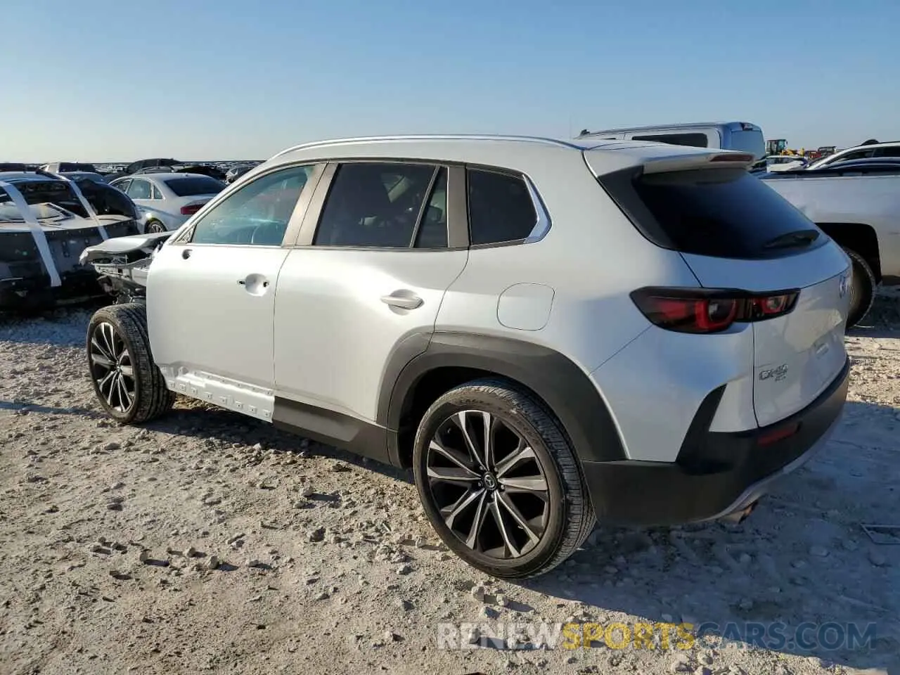 2 fotografías del automóvil dañado 7MMVABXY5PN137443 MAZDA CX-50 BASE 2023