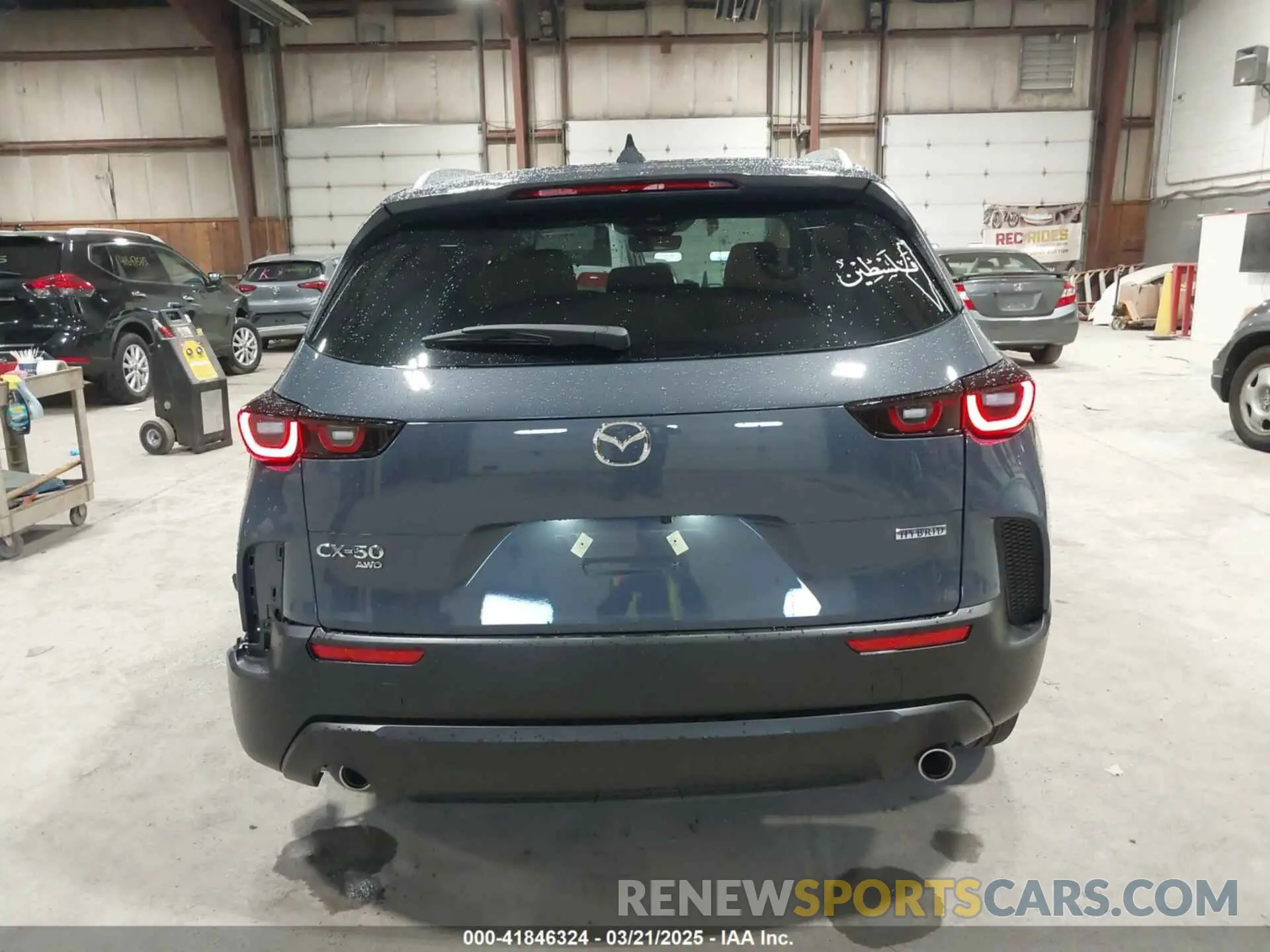 17 fotografías del automóvil dañado 7MMVAAEW1SN102161 MAZDA CX-50 HYBRID 2025