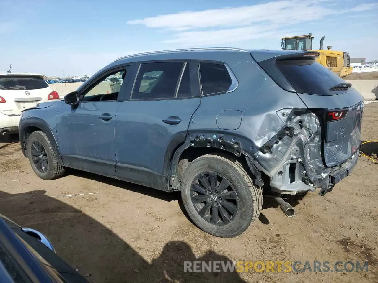 2 fotografías del automóvil dañado 7MMVABCM1PN119847 MAZDA CX-50 PREF 2023