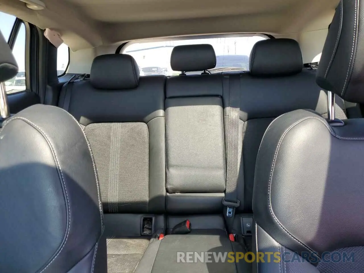 10 fotografías del automóvil dañado 7MMVABCM5PN110083 MAZDA CX-50 PREF 2023