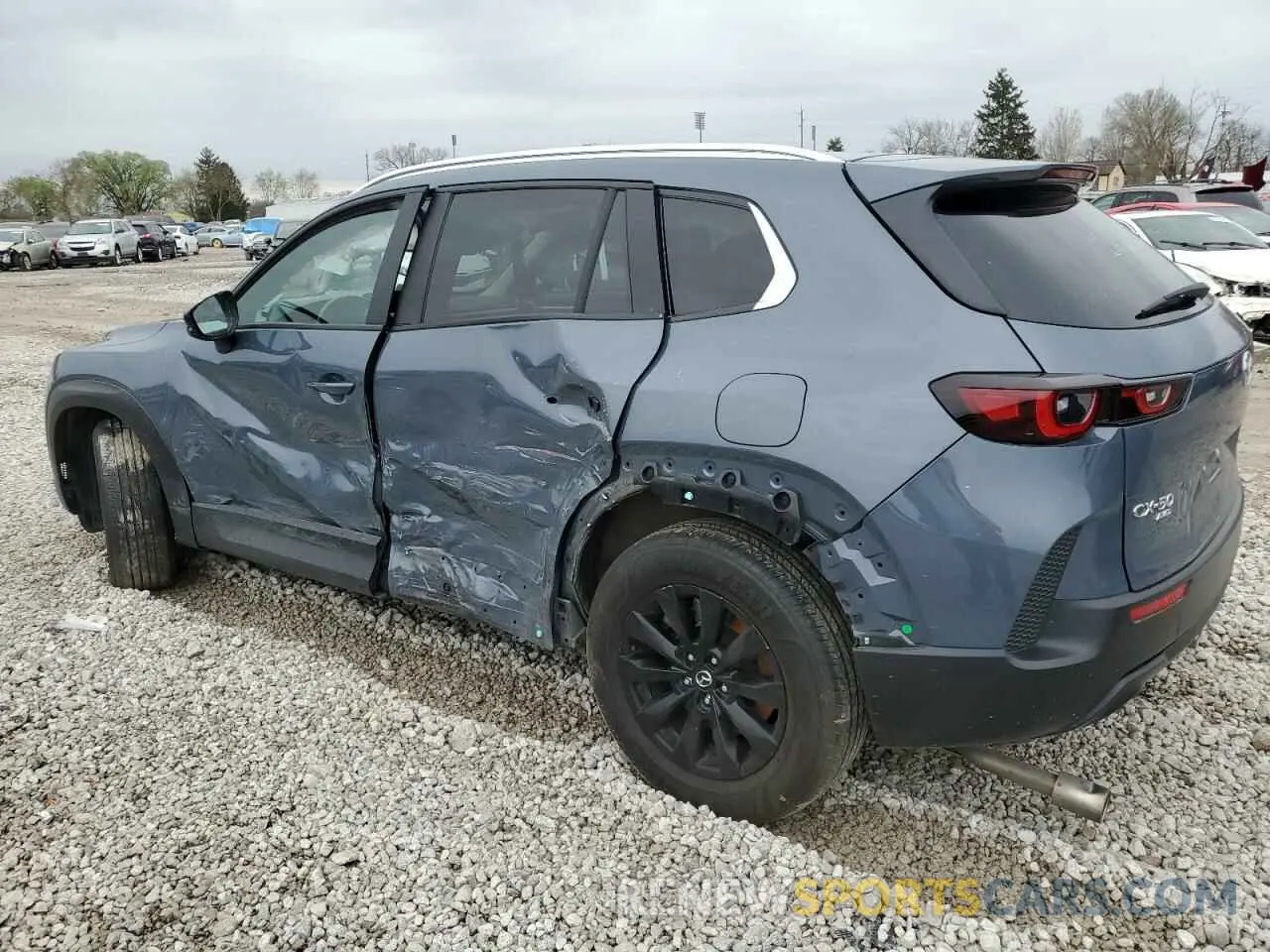 2 fotografías del automóvil dañado 7MMVABCM5PN138563 MAZDA CX-50 PREF 2023
