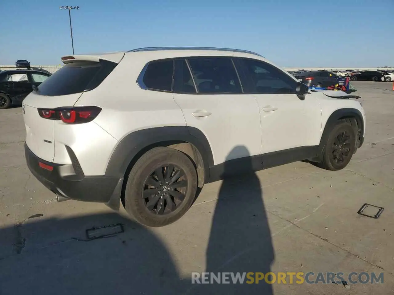 3 fotografías del automóvil dañado 7MMVABCM7PN153419 MAZDA CX-50 PREF 2023