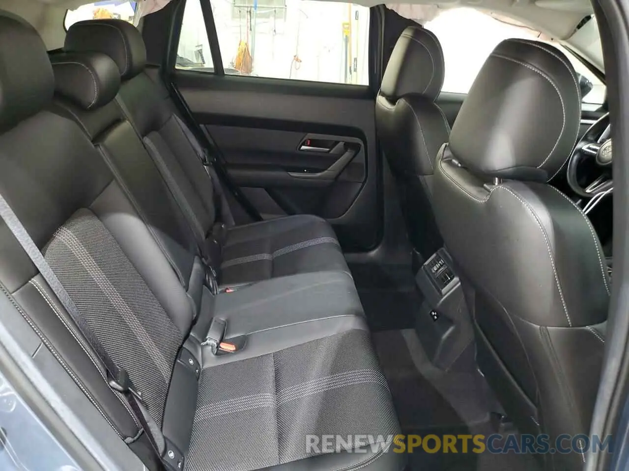 10 fotografías del automóvil dañado 7MMVABCM8PN107890 MAZDA CX-50 PREF 2023