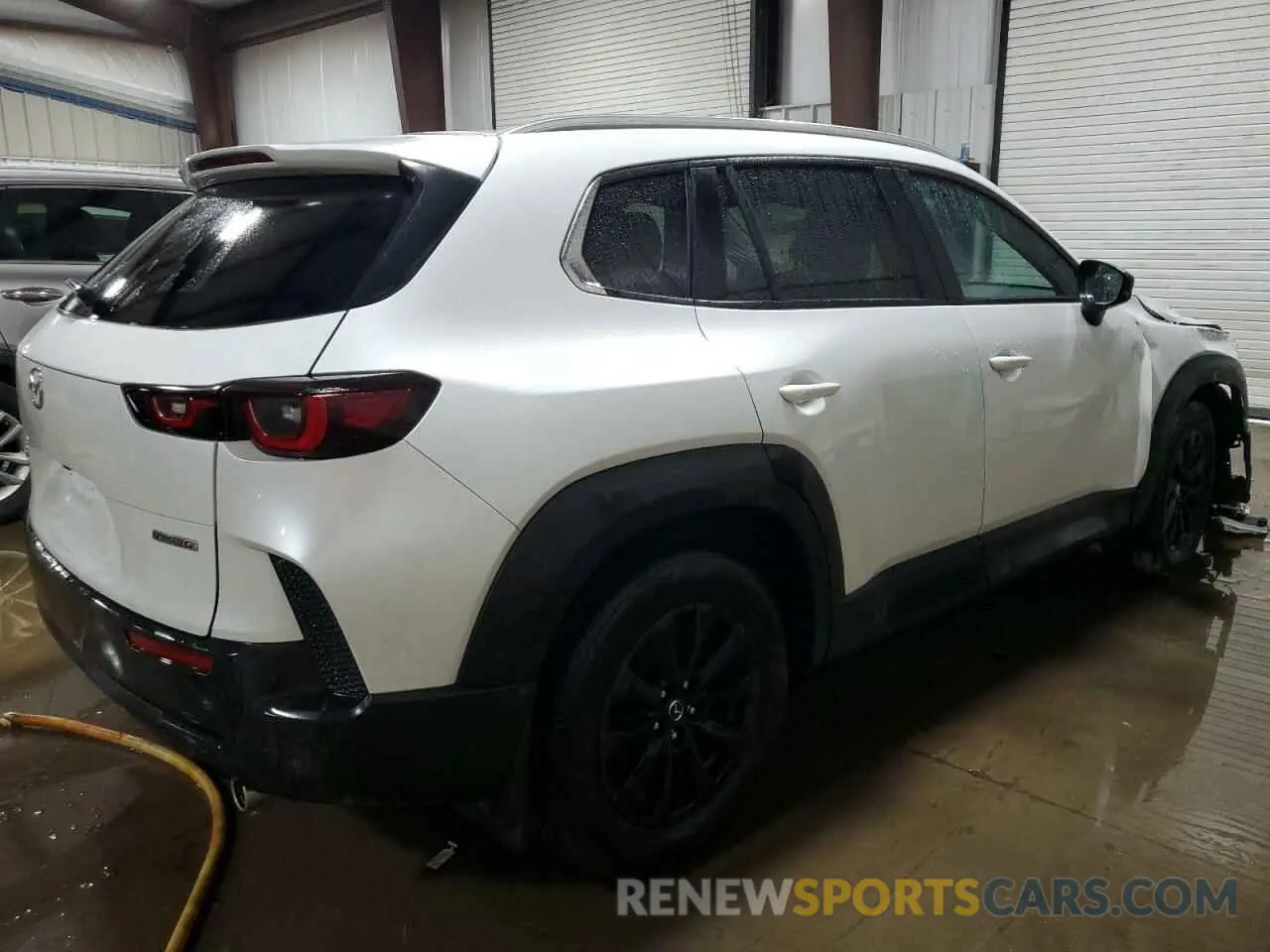3 fotografías del automóvil dañado 7MMVABCM9PN133009 MAZDA CX-50 PREF 2023