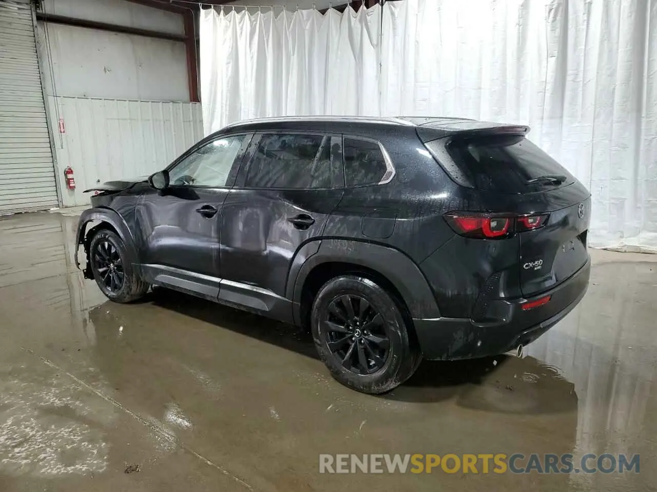 2 fotografías del automóvil dañado 7MMVABBM4RN173339 MAZDA CX-50 PREF 2024