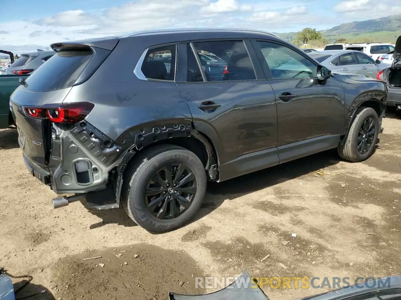 3 fotografías del automóvil dañado 7MMVABBM9RN167763 MAZDA CX-50 PREF 2024