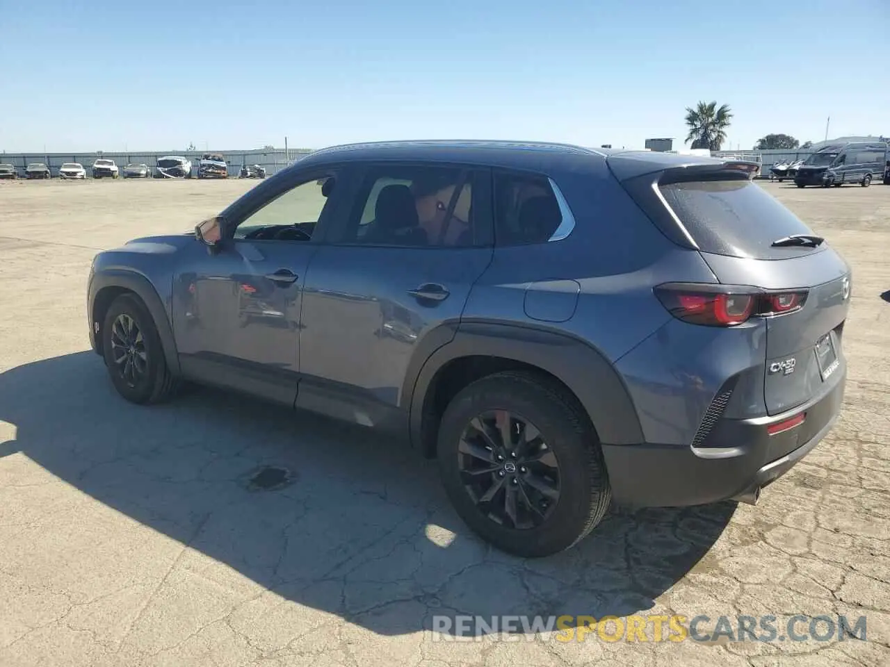 2 fotografías del automóvil dañado 7MMVABBMXRN204058 MAZDA CX-50 PREF 2024
