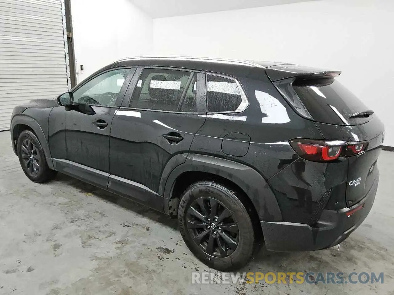 2 fotografías del automóvil dañado 7MMVABBM2SN310879 MAZDA CX-50 PREF 2025