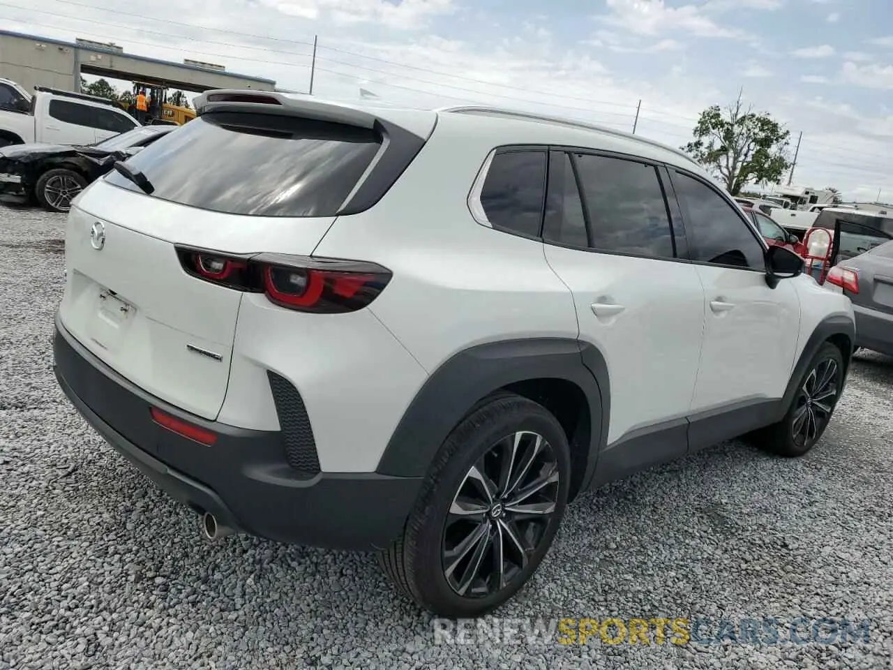 3 fotografías del automóvil dañado 7MMVABEM3PN136274 MAZDA CX-50 PREM 2023