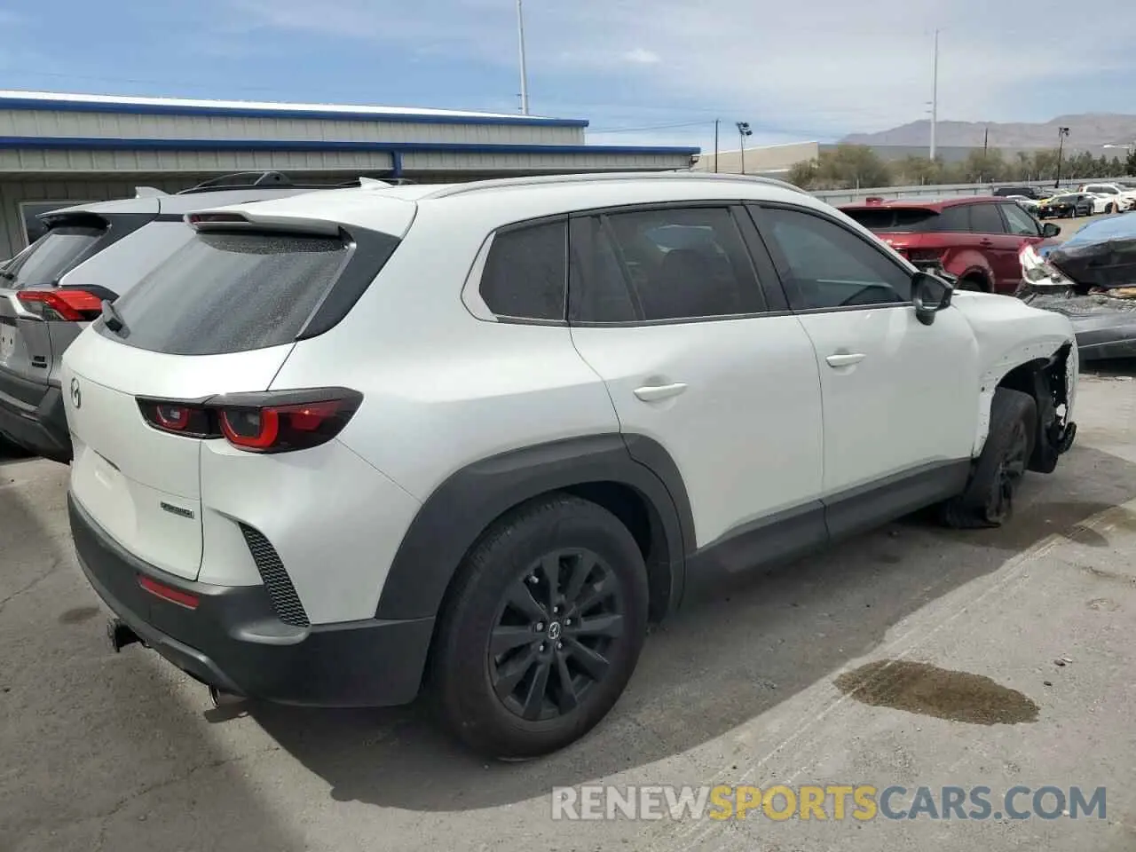 3 fotografías del automóvil dañado 7MMVABDM2RN235236 MAZDA CX-50 PREM 2024