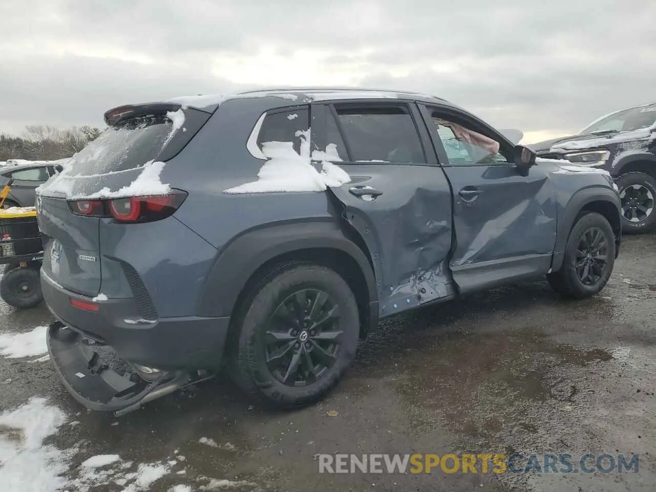 3 fotografías del automóvil dañado 7MMVABDM2RN240856 MAZDA CX-50 PREM 2024