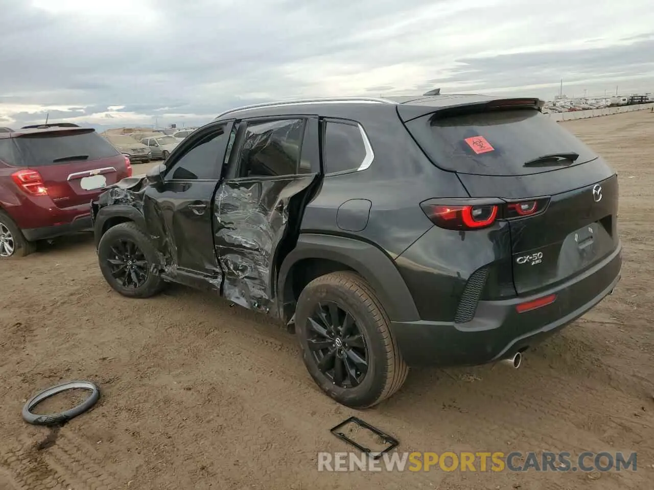 2 fotografías del automóvil dañado 7MMVABDM8RN181151 MAZDA CX-50 PREM 2024