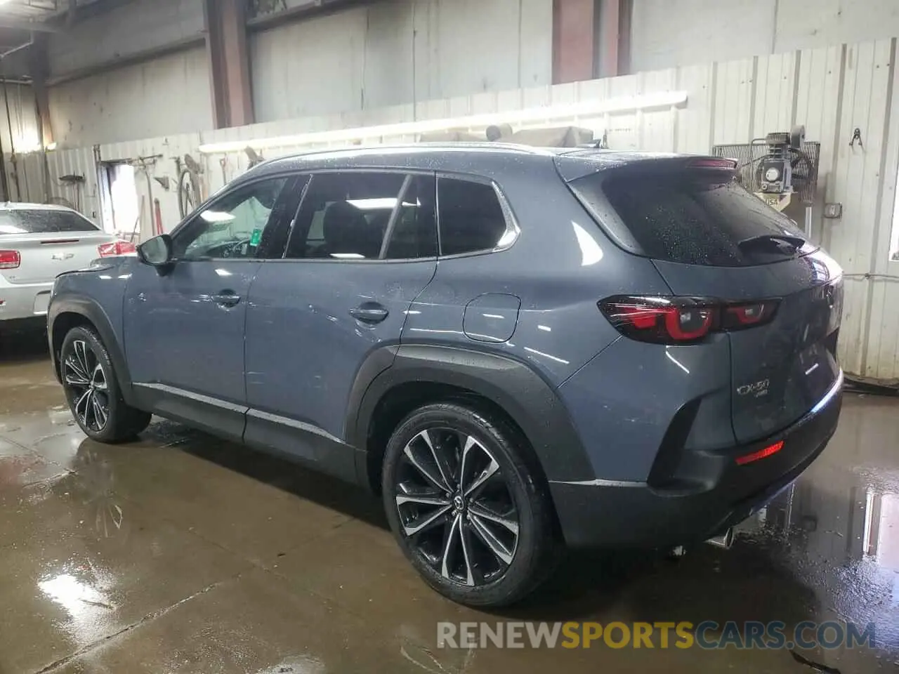 2 fotografías del automóvil dañado 7MMVABEM7RN157132 MAZDA CX-50 PREM 2024