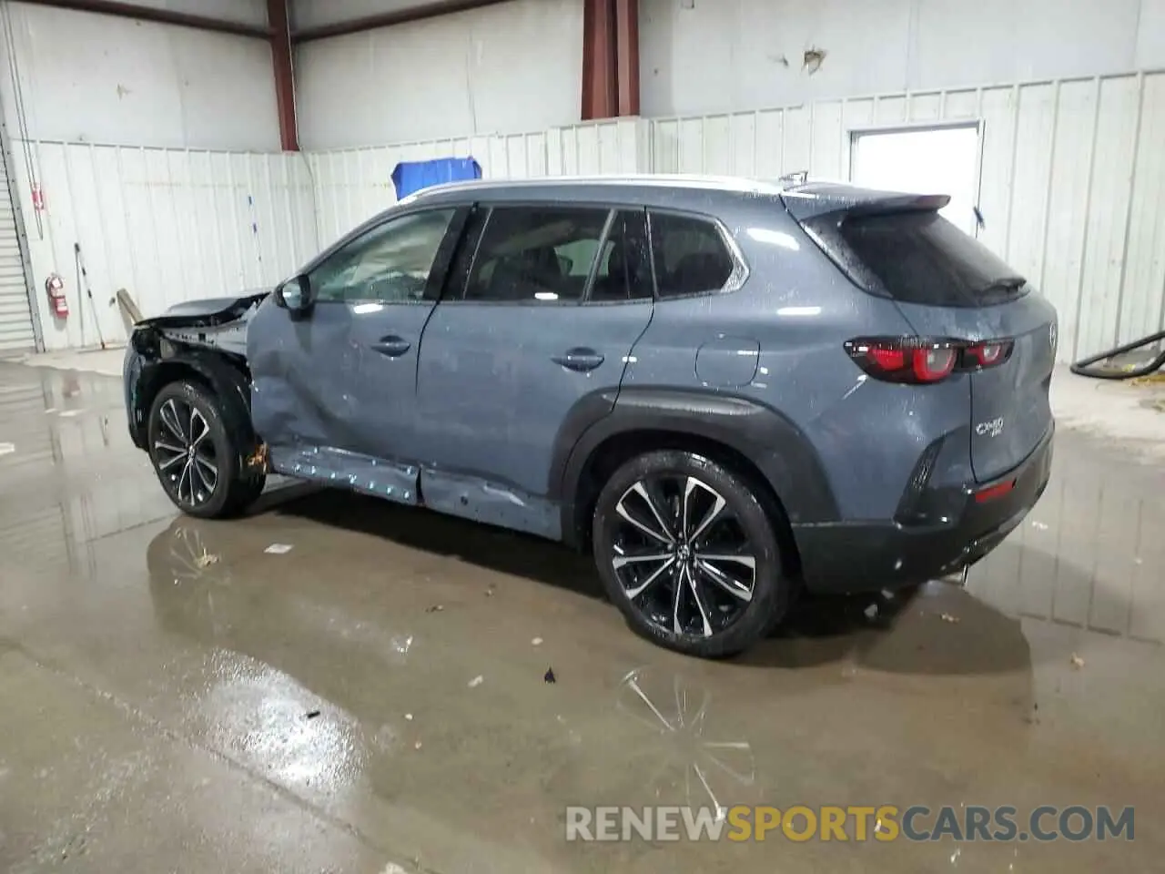 2 fotografías del automóvil dañado 7MMVABEM8RN183352 MAZDA CX-50 PREM 2024