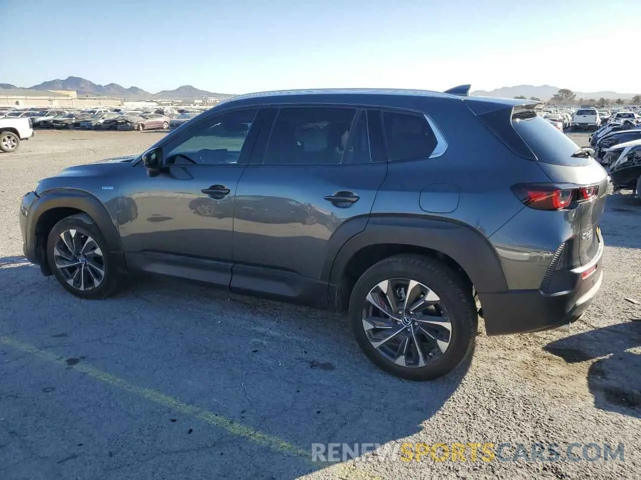 2 fotografías del automóvil dañado 7MMVAAEW5SN102521 MAZDA CX-50 PREM 2025