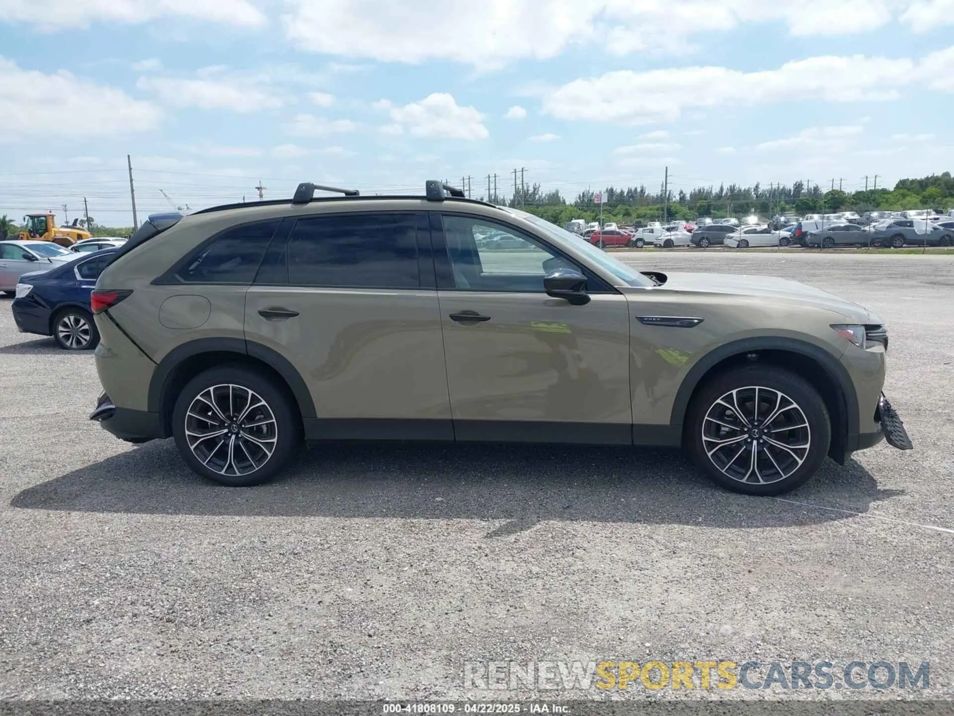 13 fotografías del automóvil dañado JM3KJDHA9S1100774 MAZDA CX-70 PHEV 2025